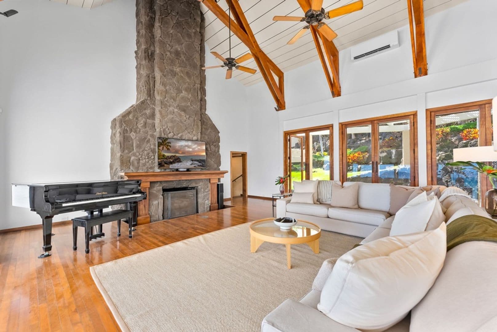 Honolulu House: 4157 Black Point Road