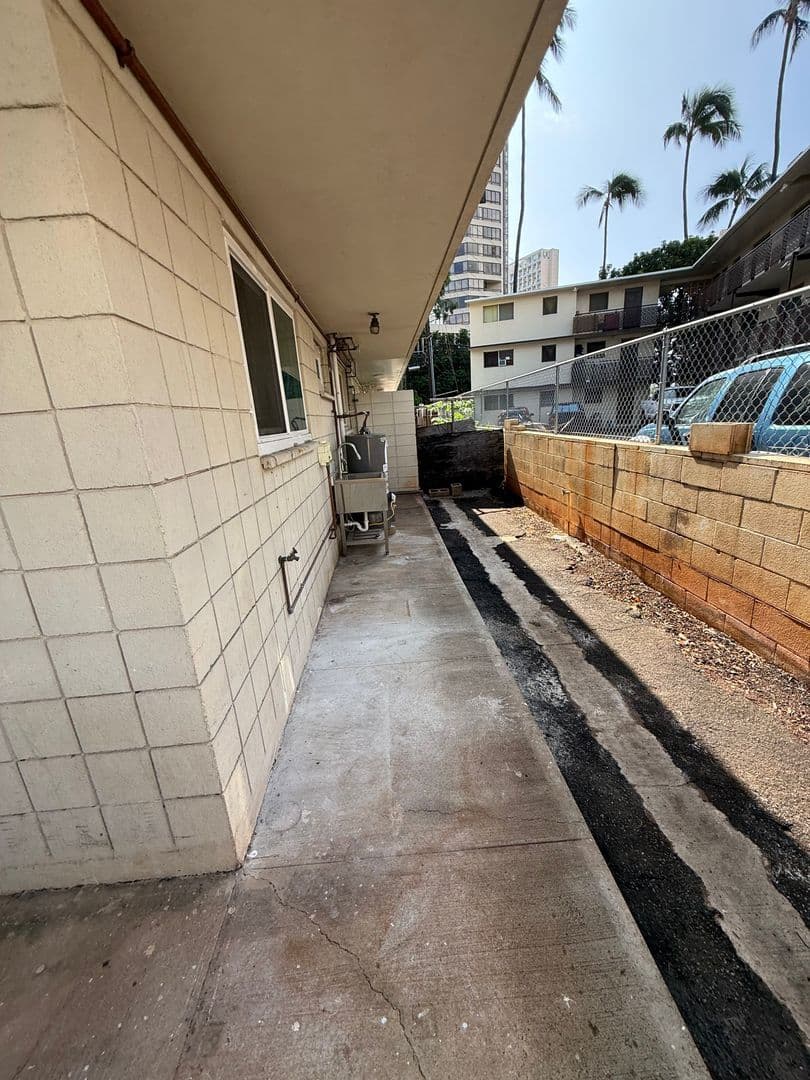 Honolulu Apartment: 2510 Date St