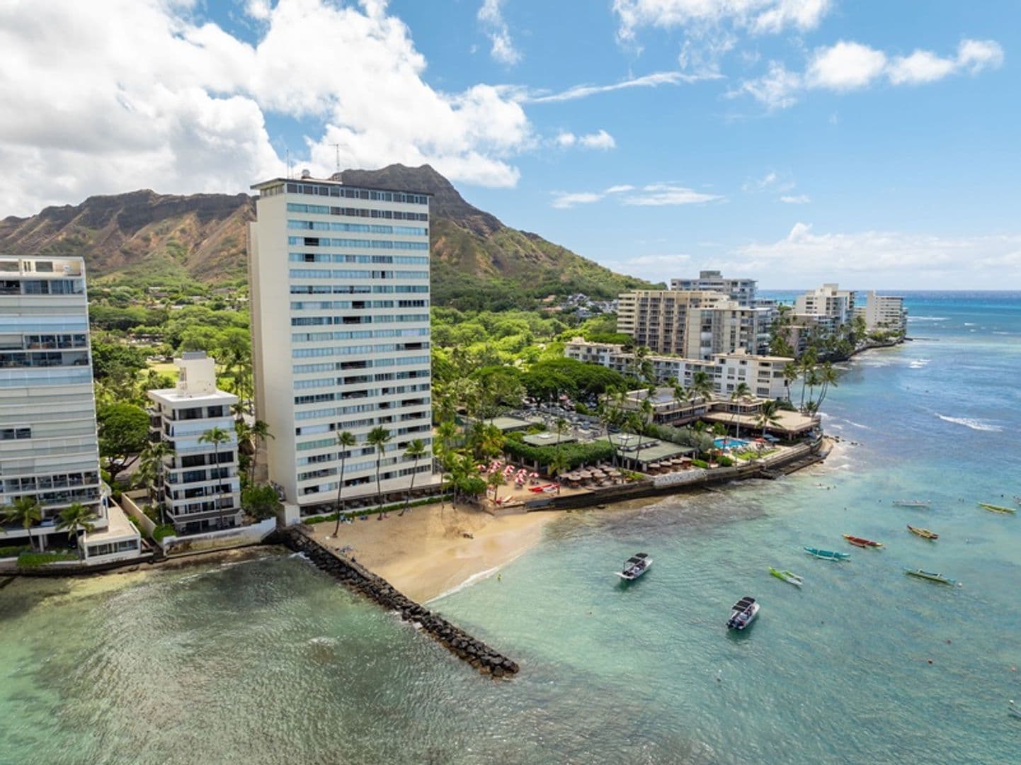 Honolulu House: 2895 Kalakaua Avenue