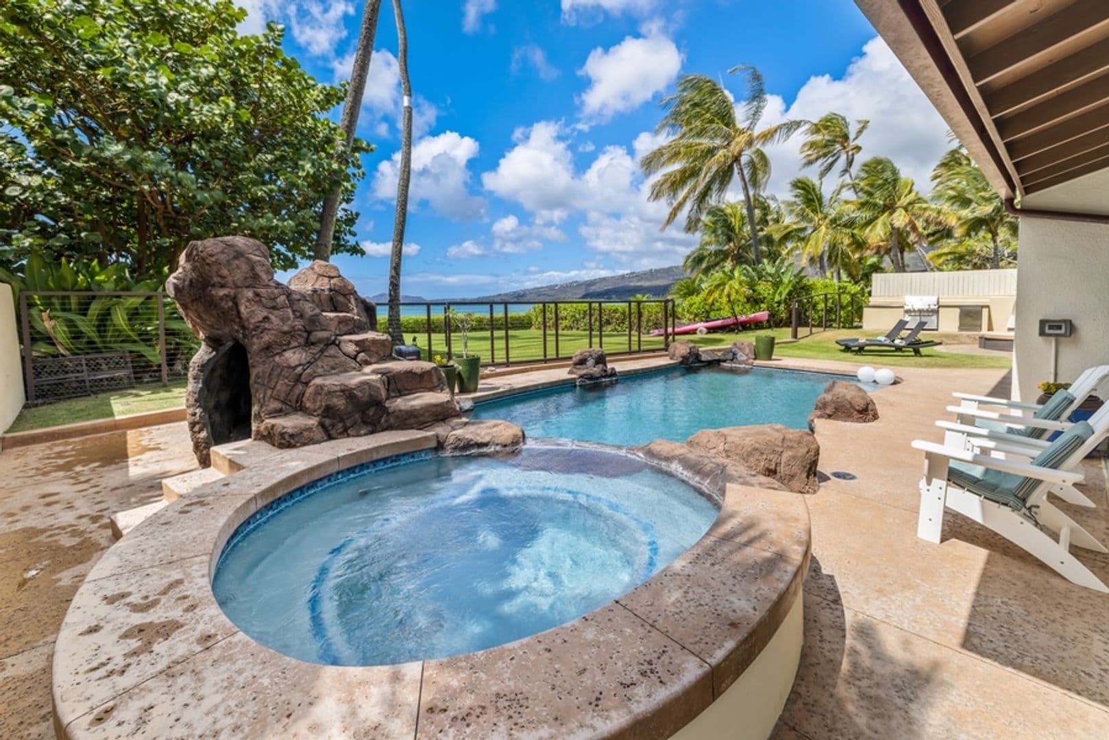 Honolulu House: 201 Portlock Road