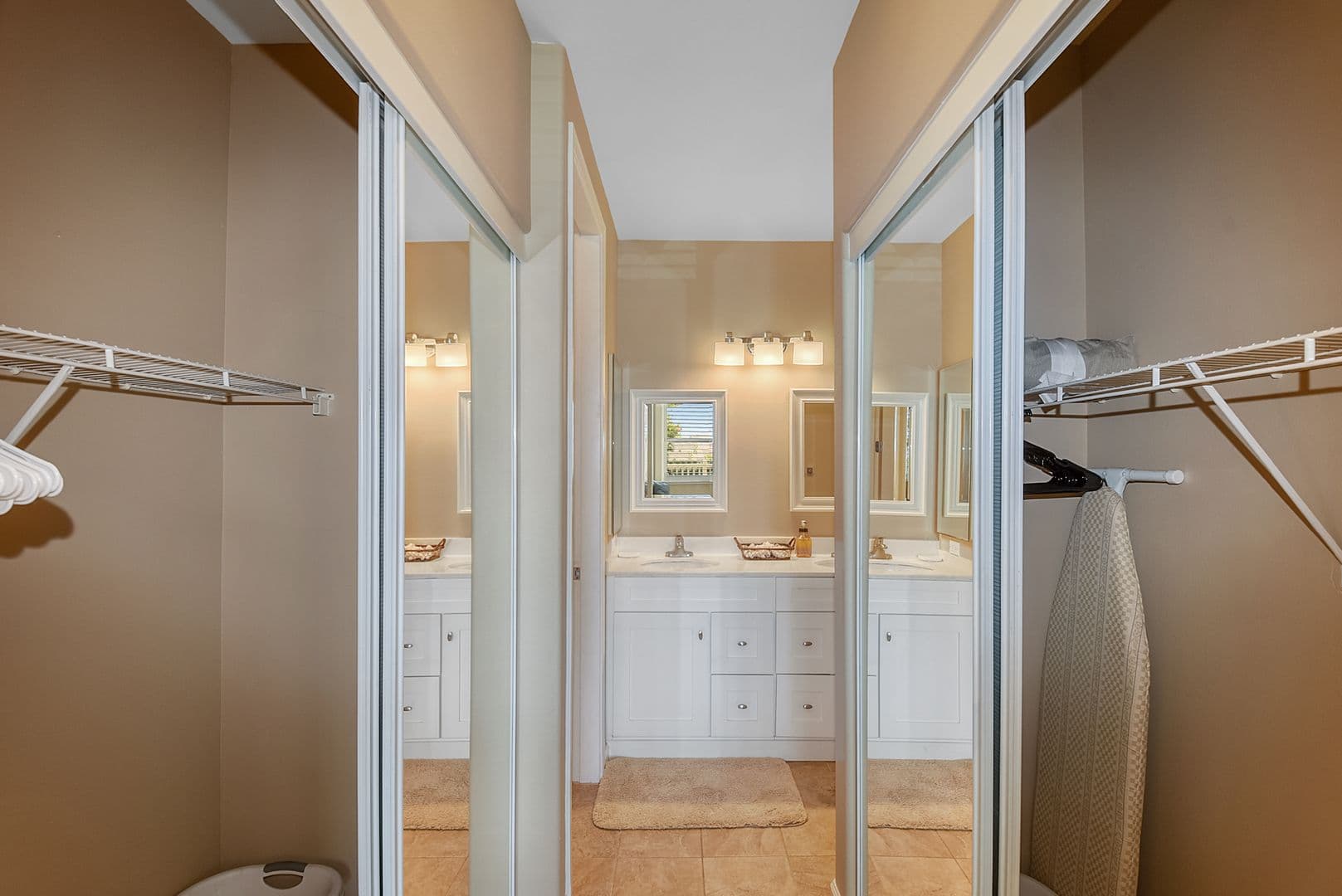 Kailua Kona Condo: 75-6009 Alii Drive, Apt. K-2