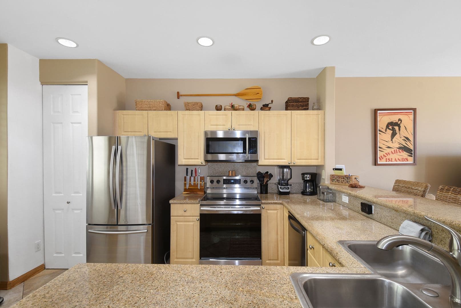 Kailua Kona Condo: 75-6009 Alii Drive, Apt. K-2