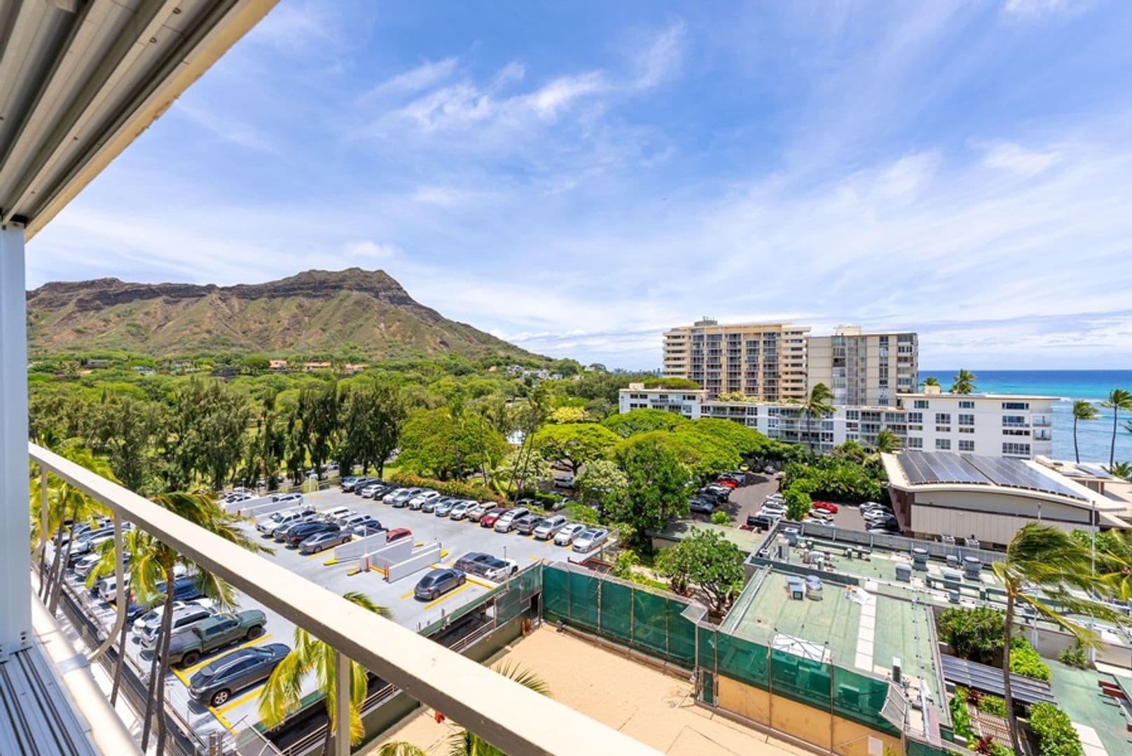 Honolulu House: 2895 Kalakaua Avenue