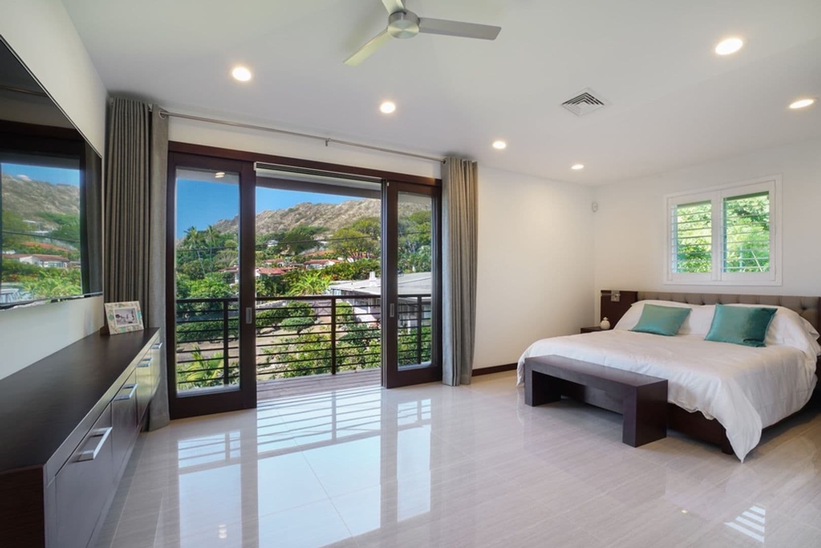 Honolulu House: 224 Ka'alawai Place