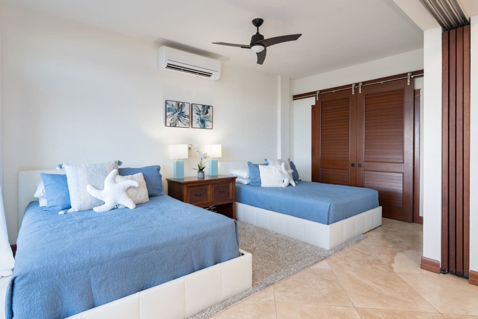 Honolulu House: 5017 Kalanianaole Hwy