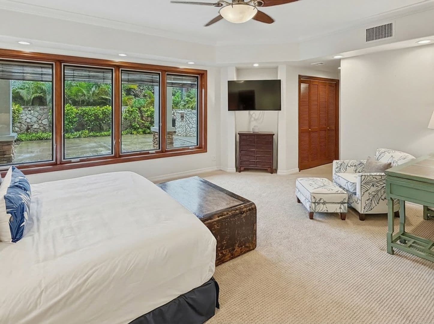 Honolulu House: 221 Portlock Road