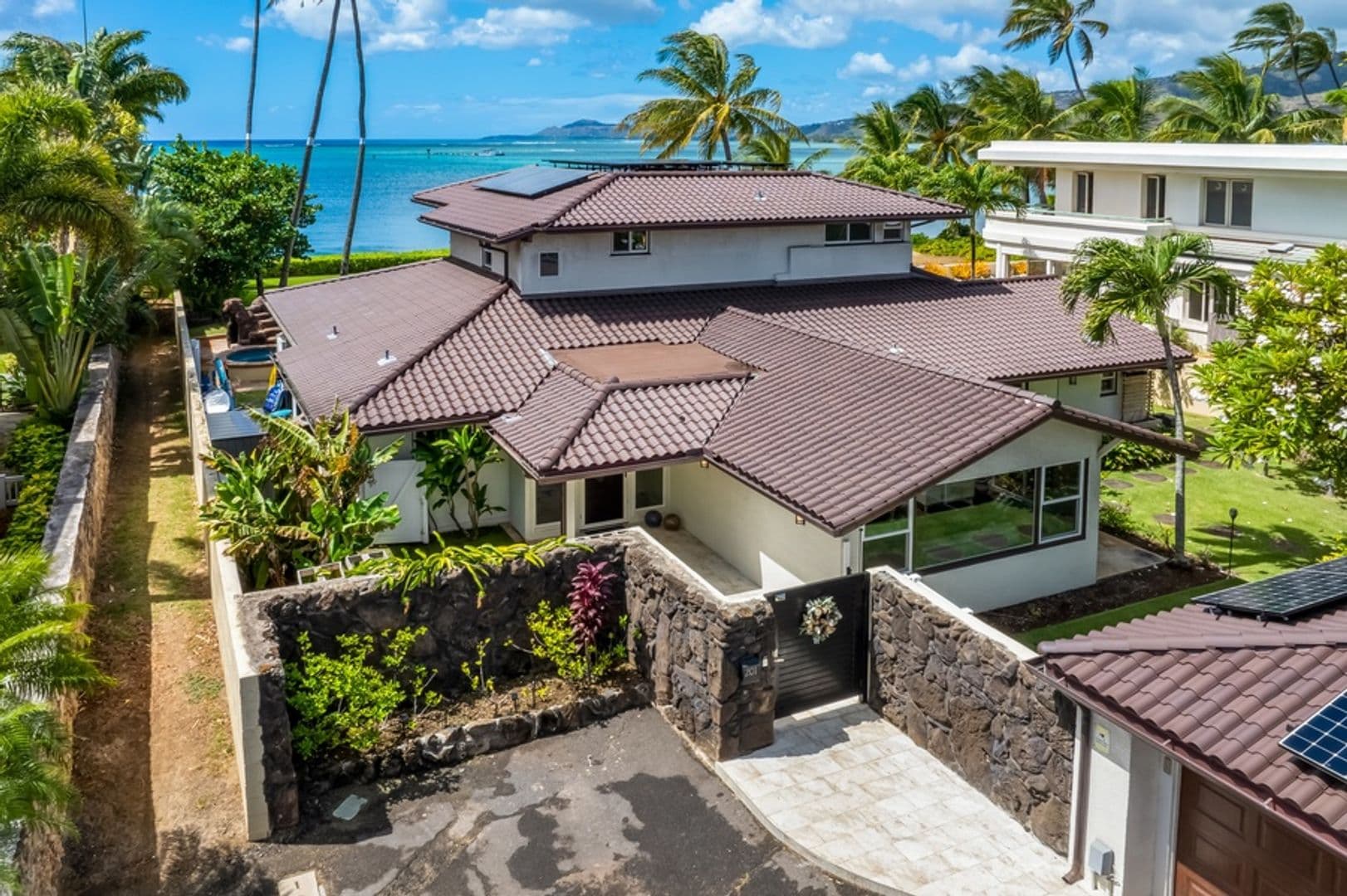 Honolulu House: 201 Portlock Road