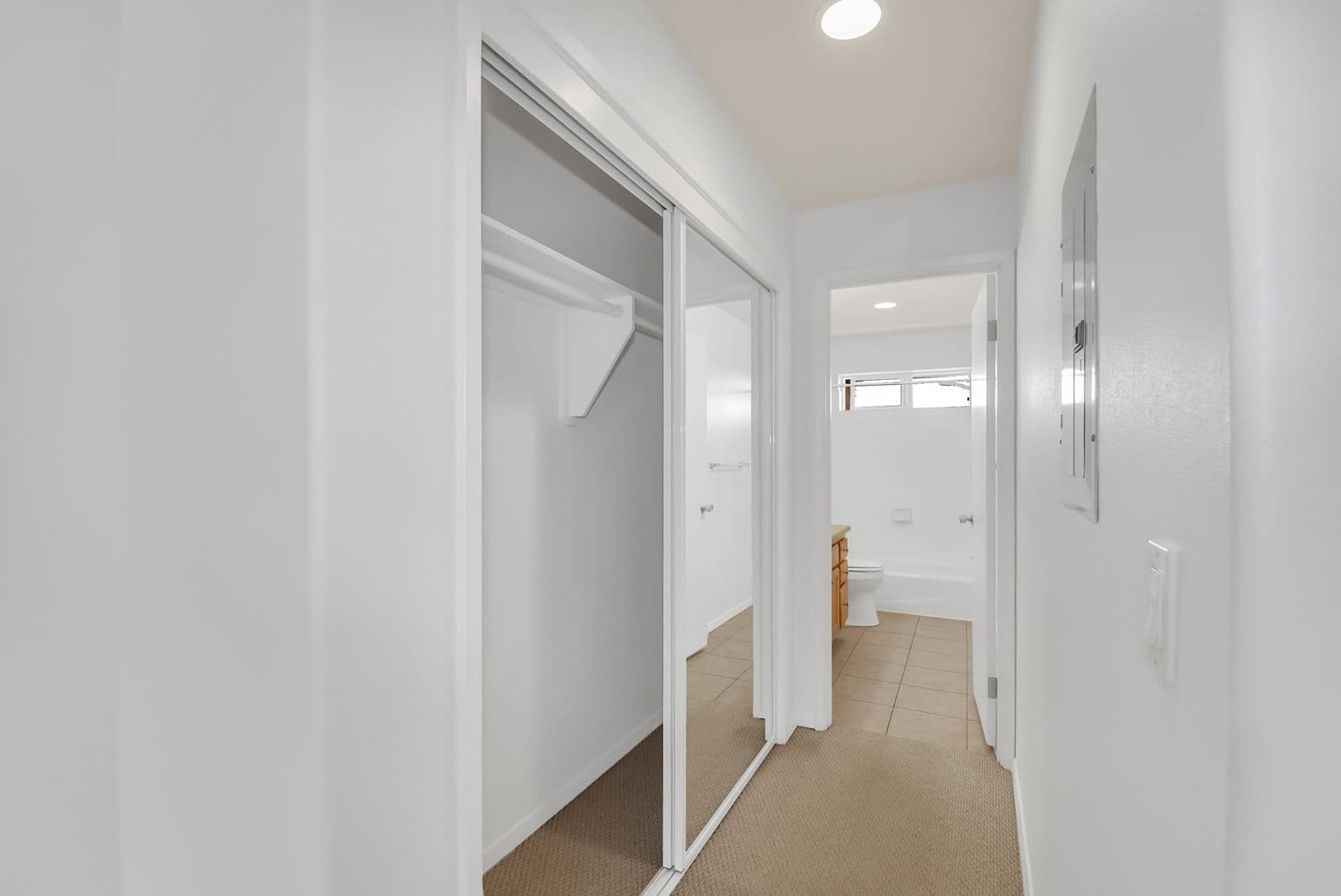 Captain Cook Apartment: 81-6229 Hind Rd