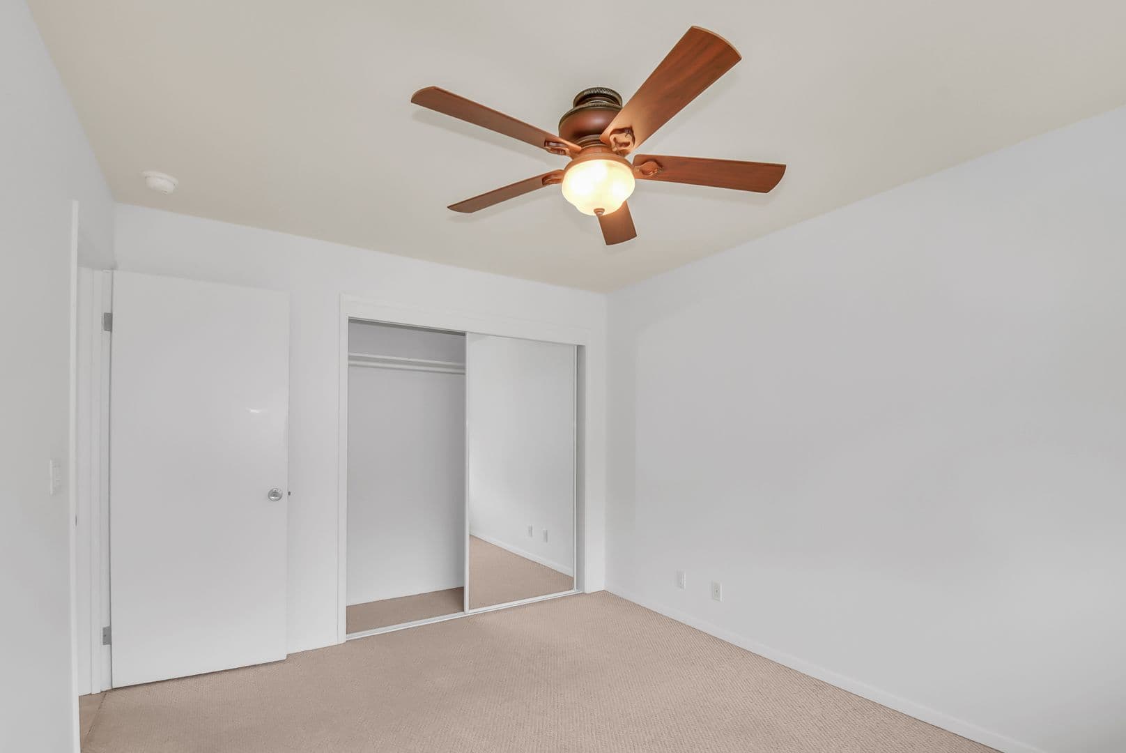Captain Cook Apartment: 81-6229 Hind Rd