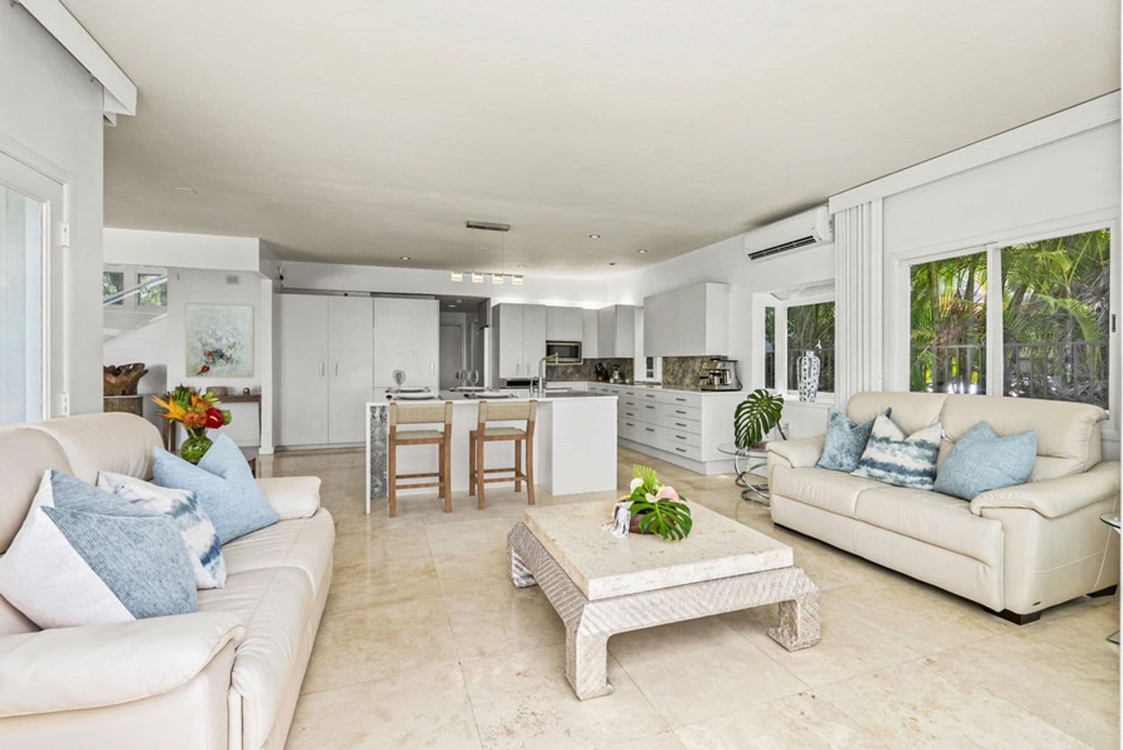 Honolulu House: 5641 Kalanianaole Hwy