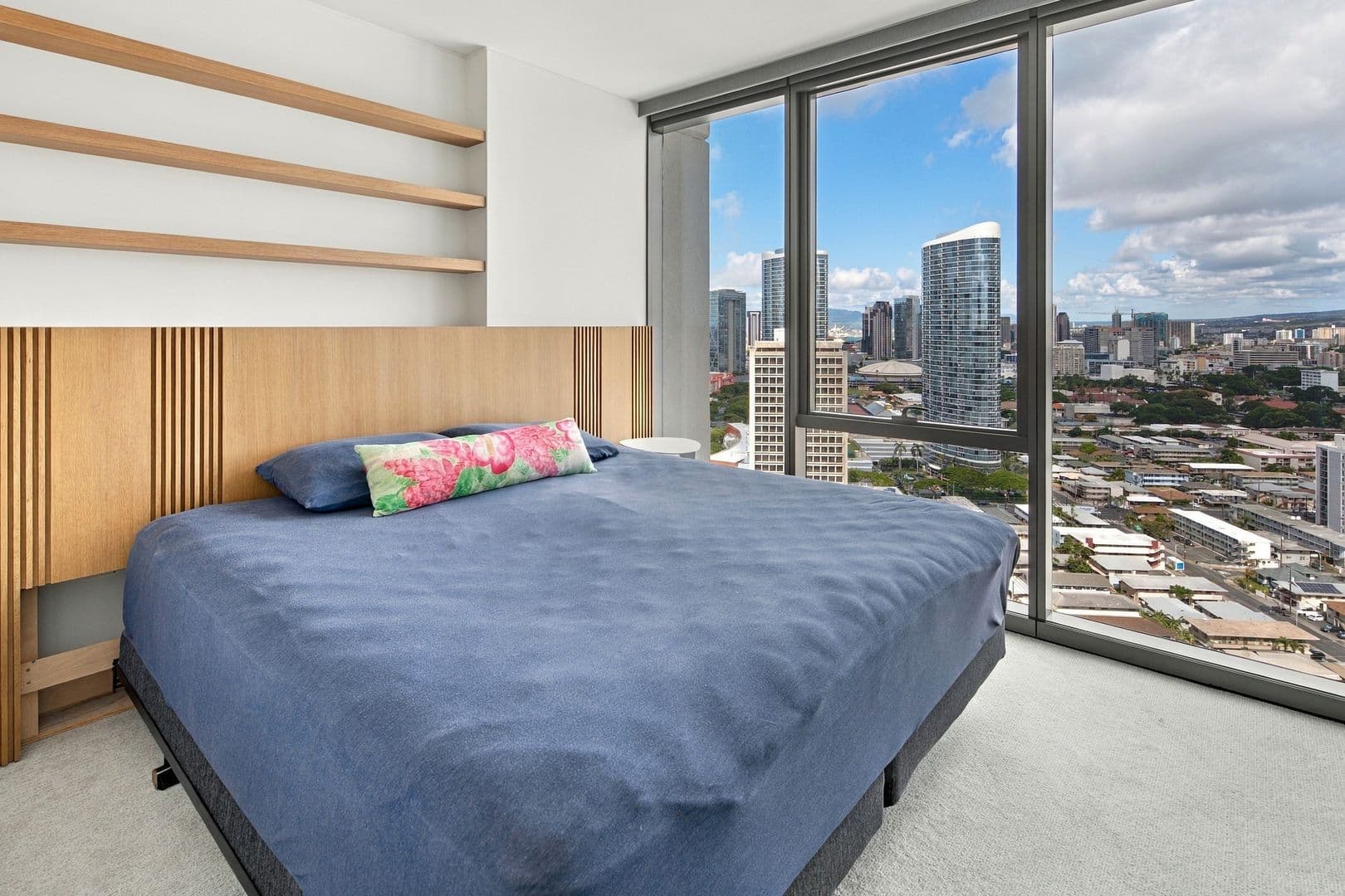 Honolulu Condo: 1388 Kapiolani Blvd #2810