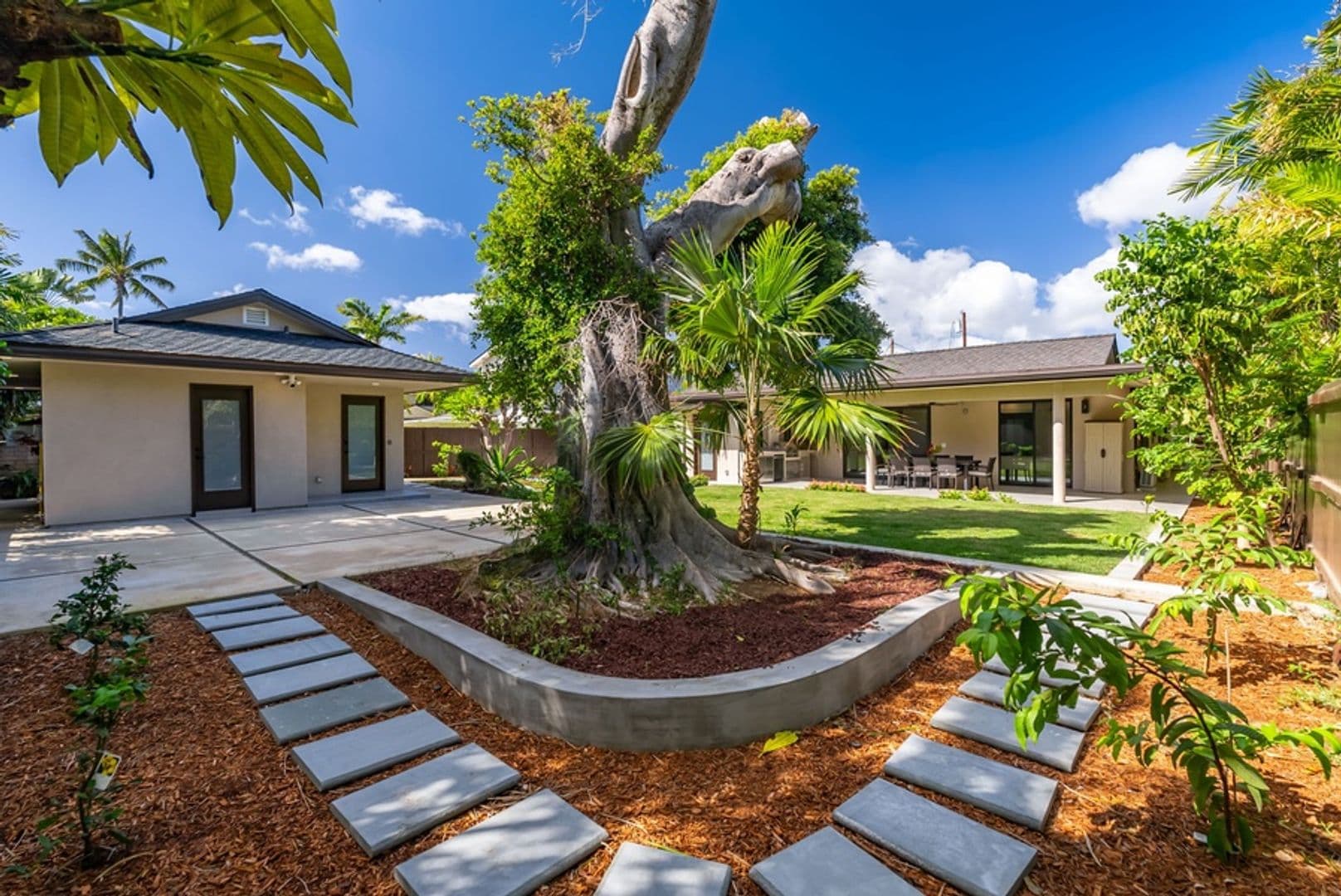 Honolulu House: 4523 Aukai Avenue