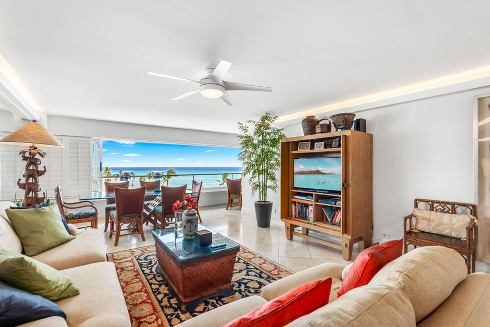 Honolulu House: 2895 Kalakaua Avenue