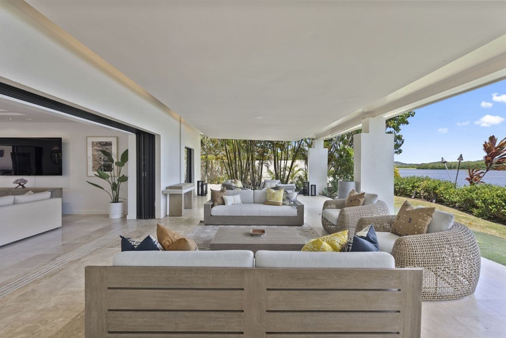 Honolulu House: 5939 Kalaniana'ole Hwy