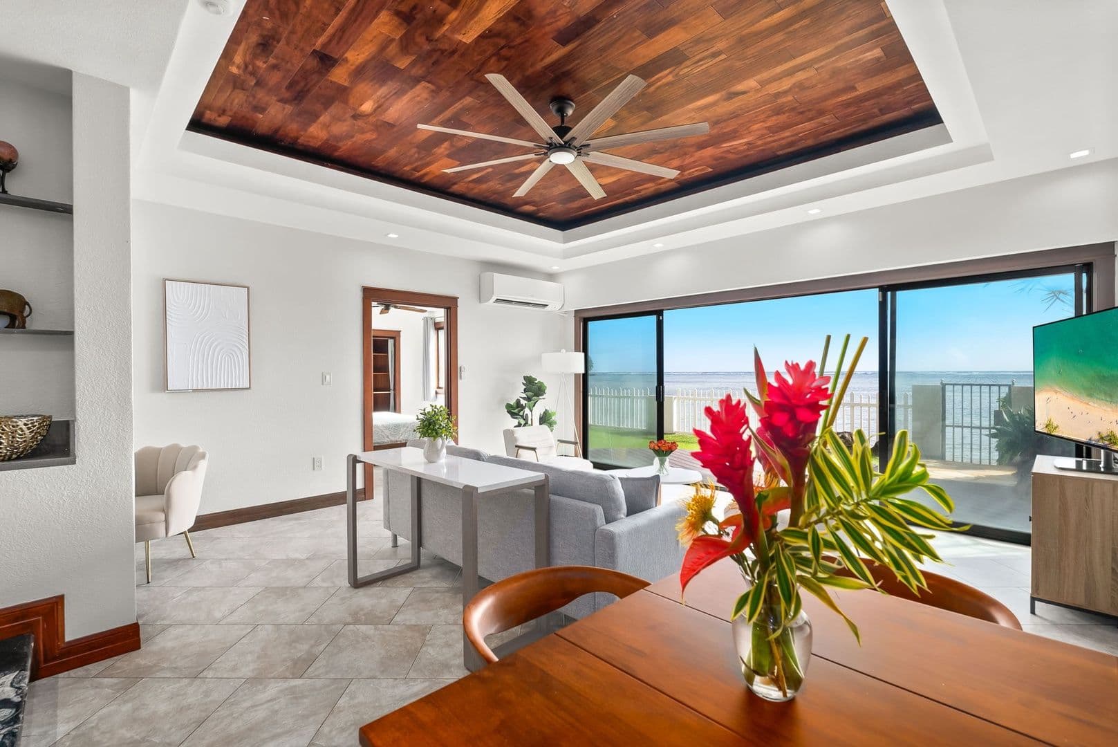 Honolulu House: 5017 Kalanianaole Hwy