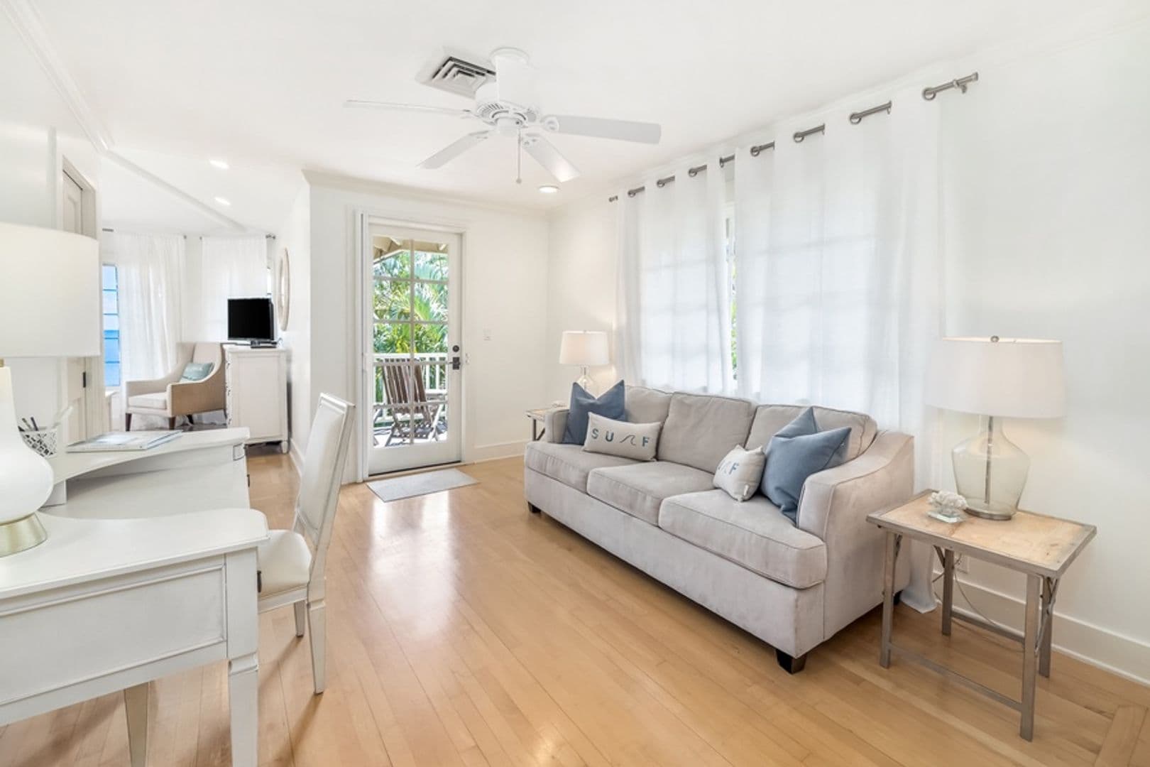 Honolulu House: 5687 Kalanianaole
