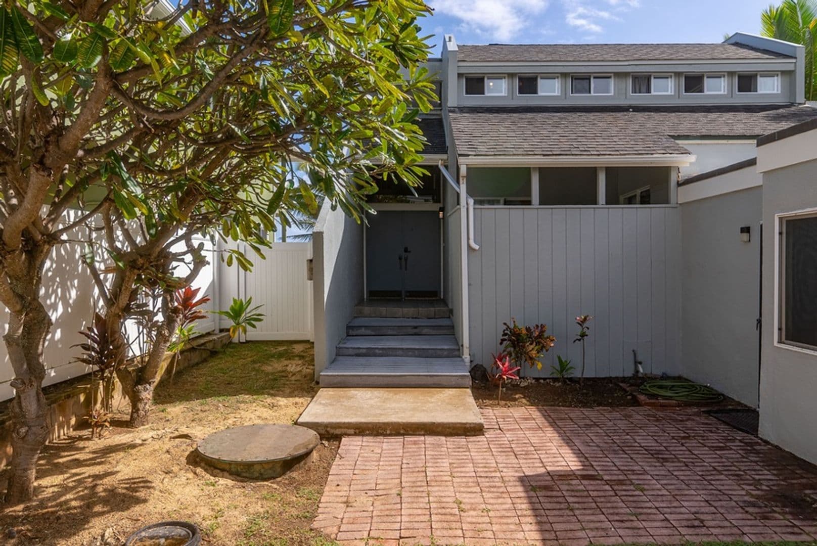 Laie House: 55-551 Kamehameha Highway