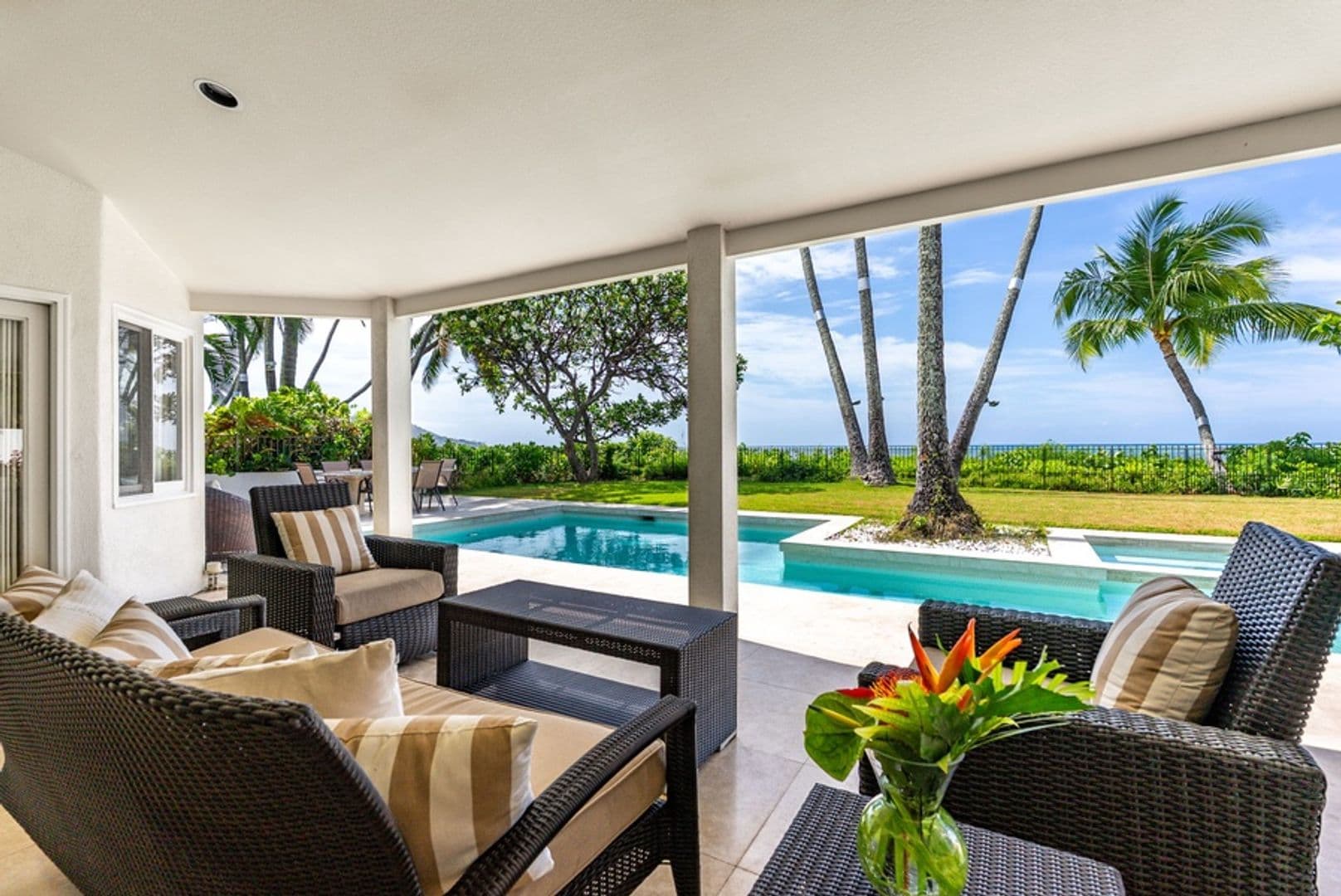 Honolulu House: 5641 Kalanianaole Hwy