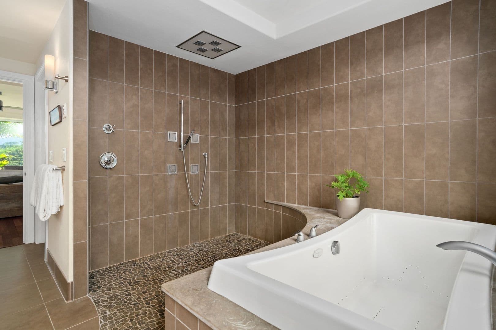 Princeville House: 4100 Queen Emma's Drive
