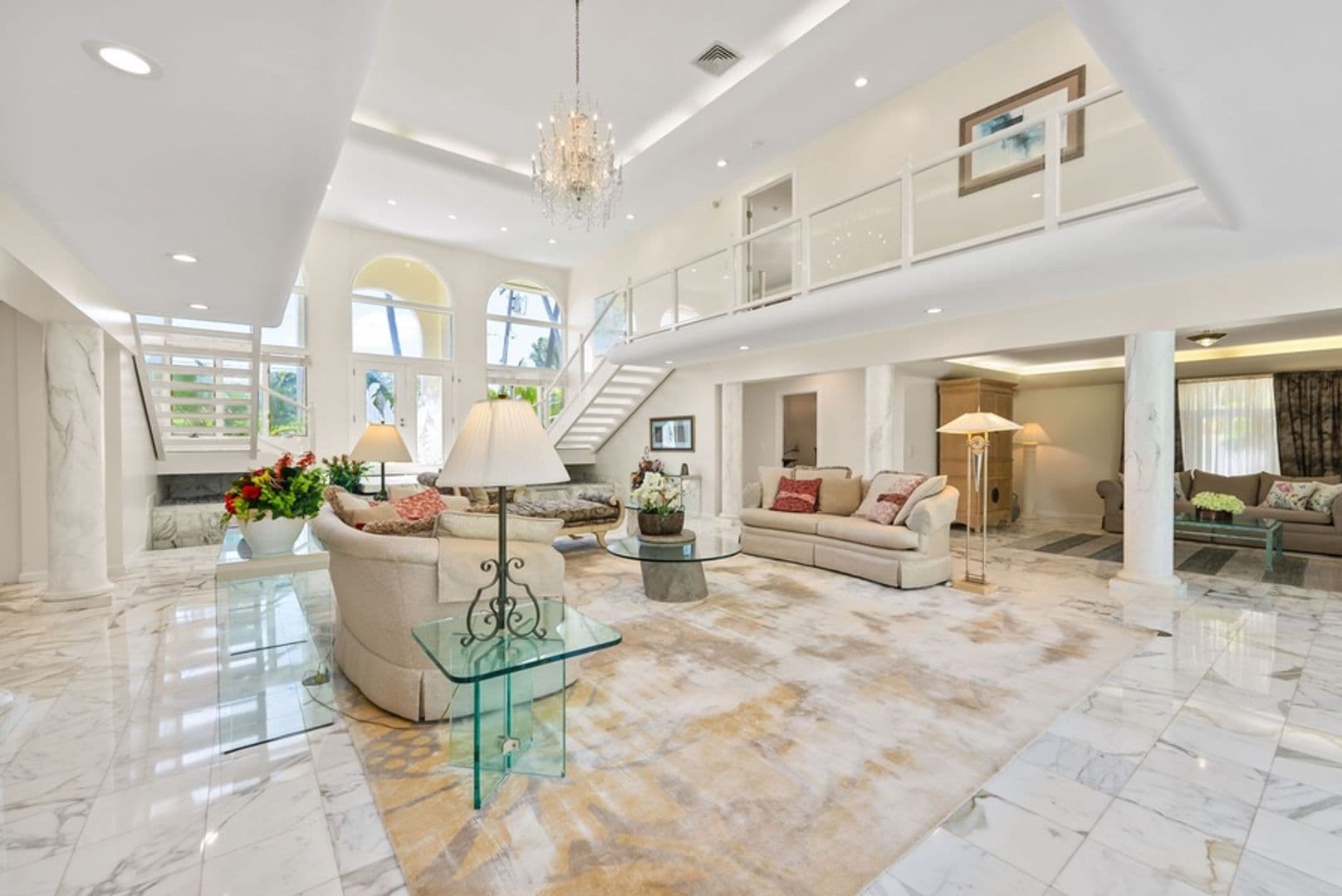 Honolulu House: 4818 Kahala Ave
