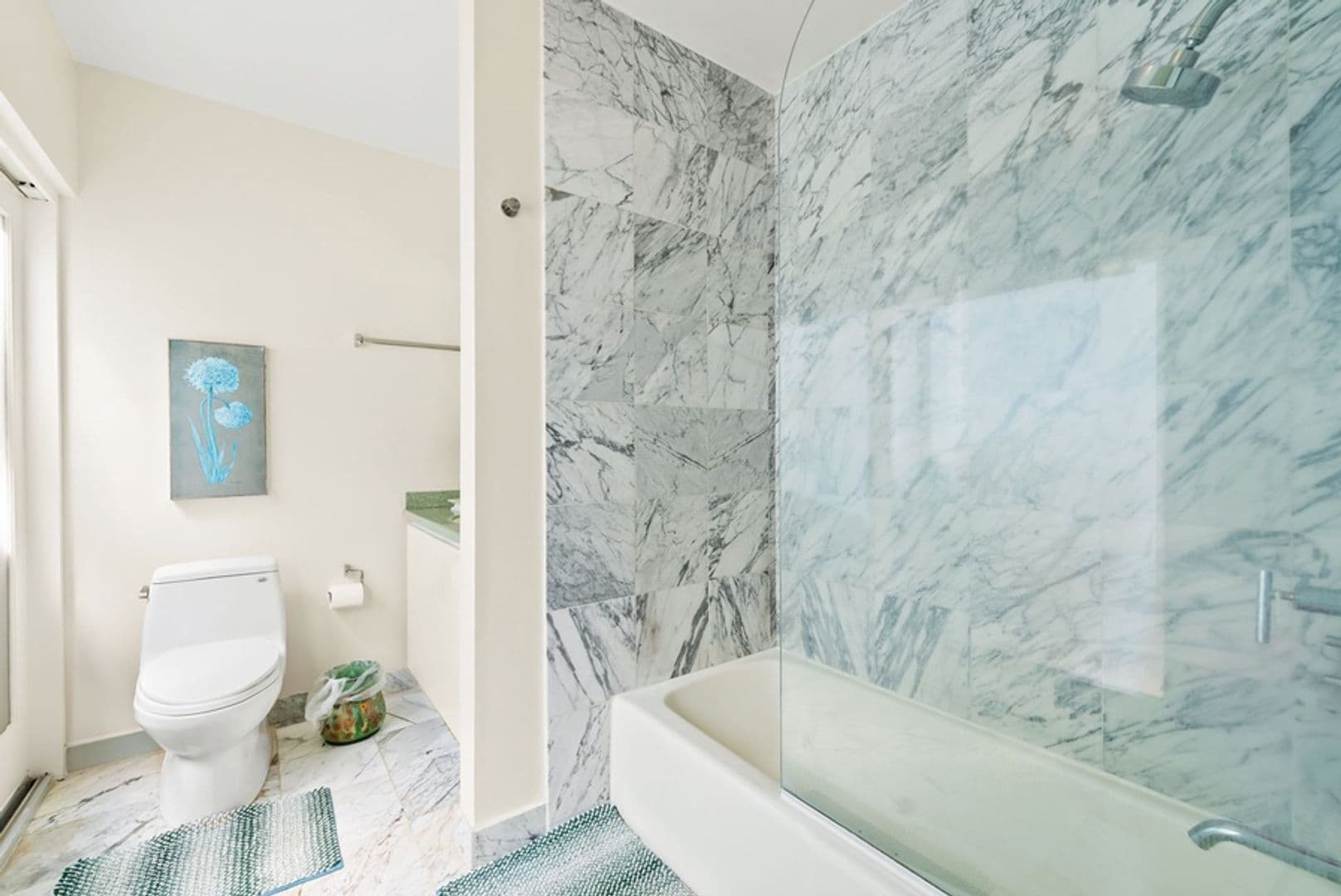 Honolulu House: 4818 Kahala Ave
