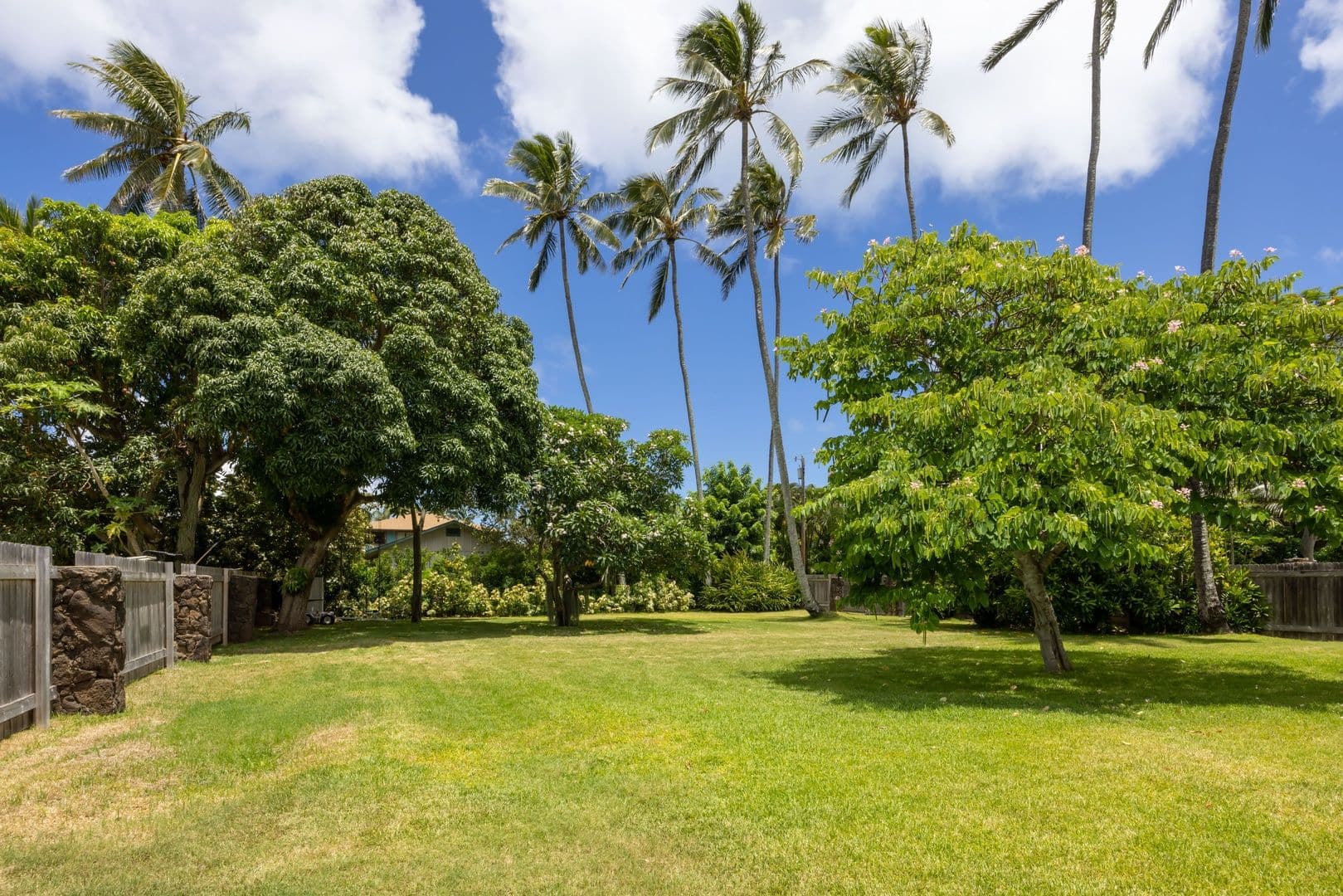 Kahuku House: 57-357 Pahipahialua Street