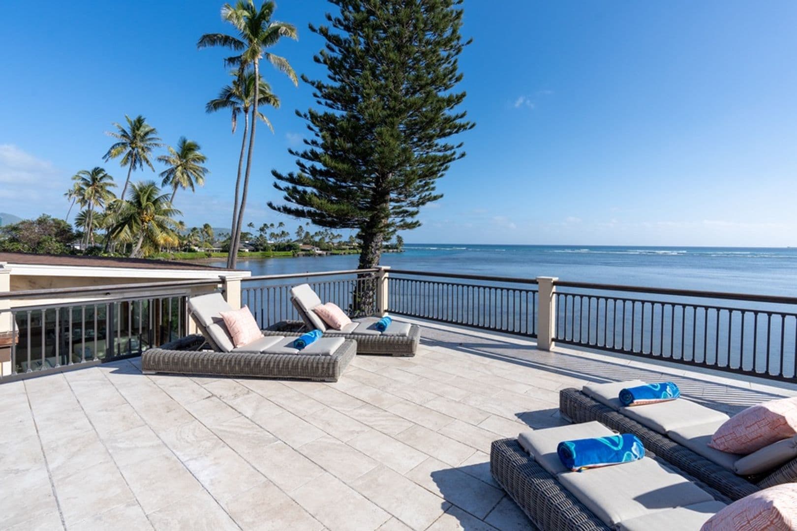 Honolulu House: 5017 Kalanianaole Hwy