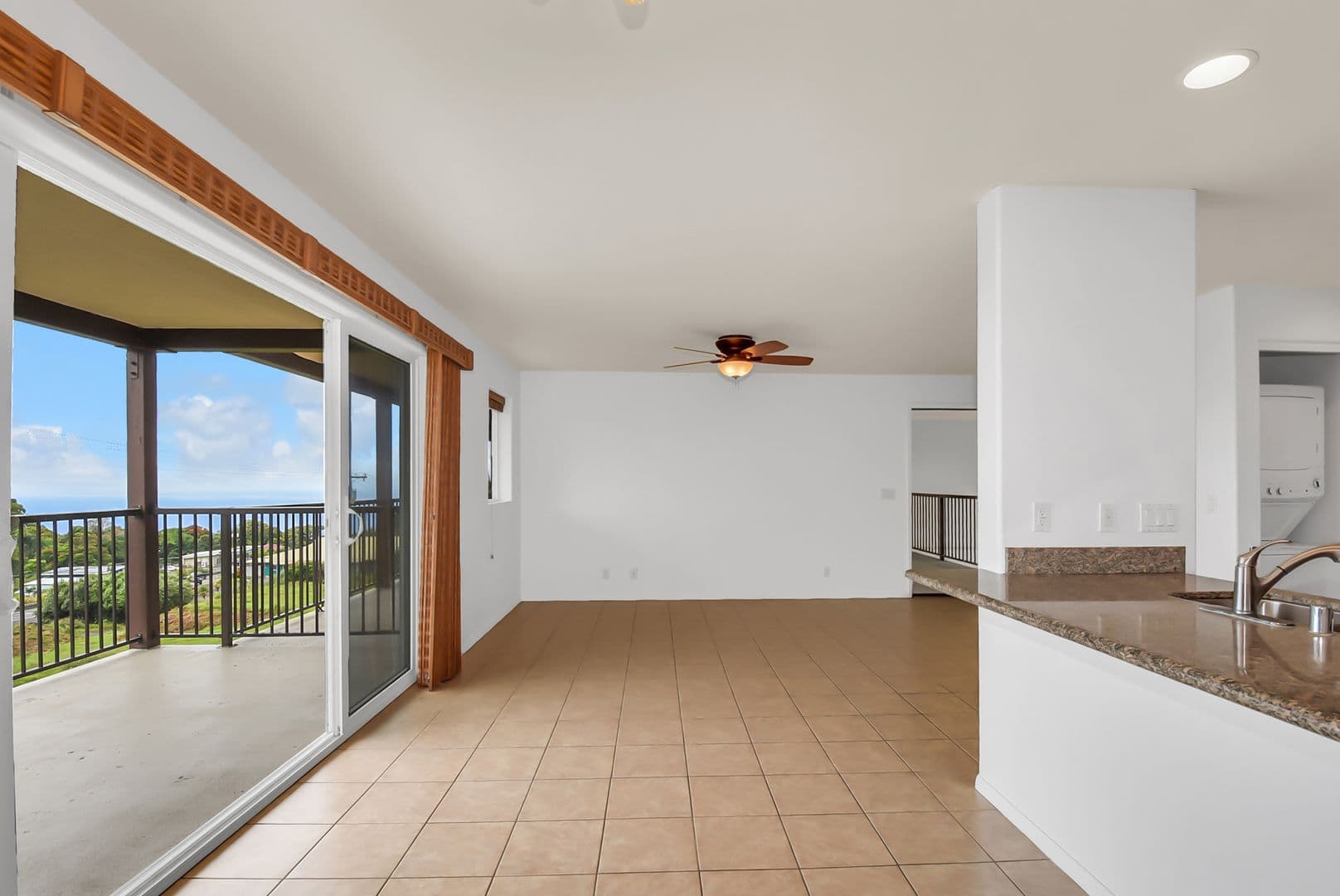 Captain Cook Apartment: 81-6229 Hind Rd