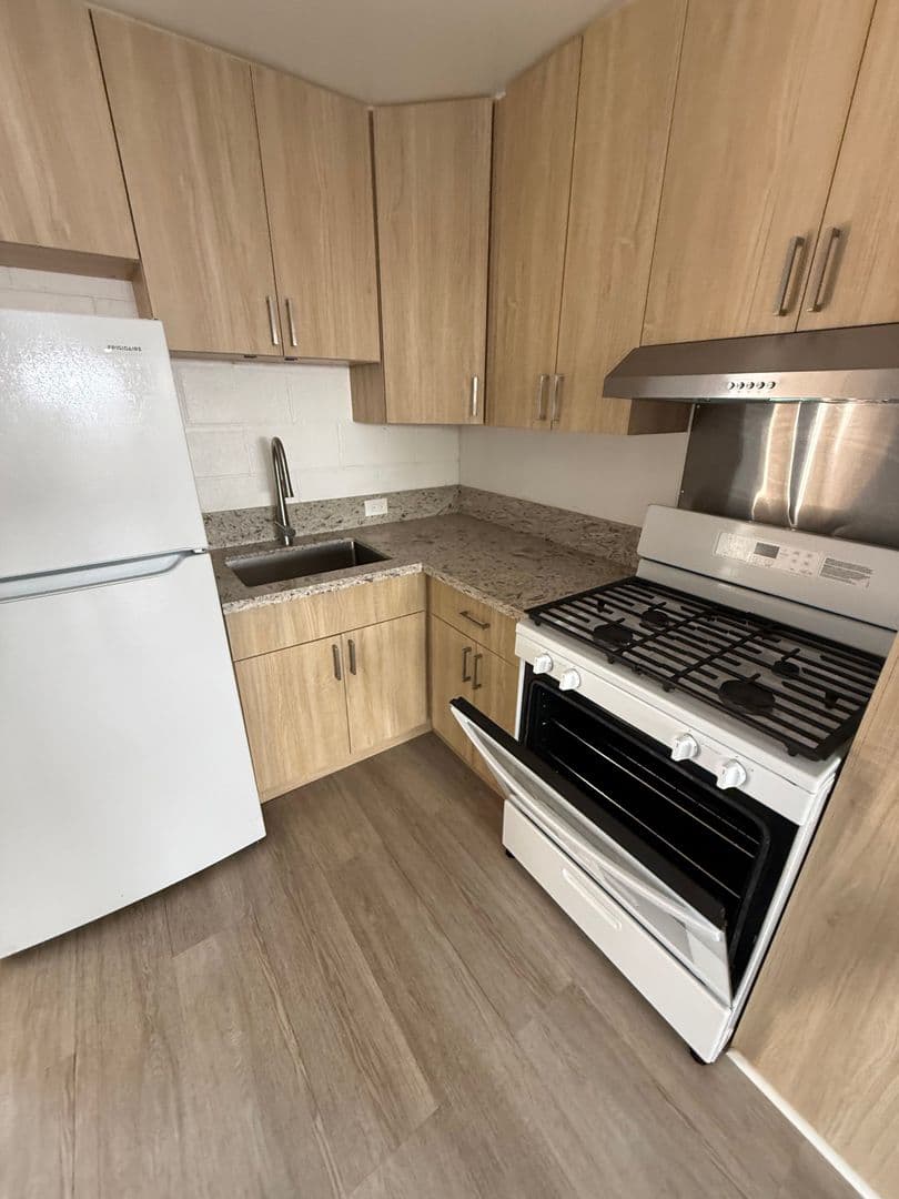 Honolulu Apartment: 2510 Date St