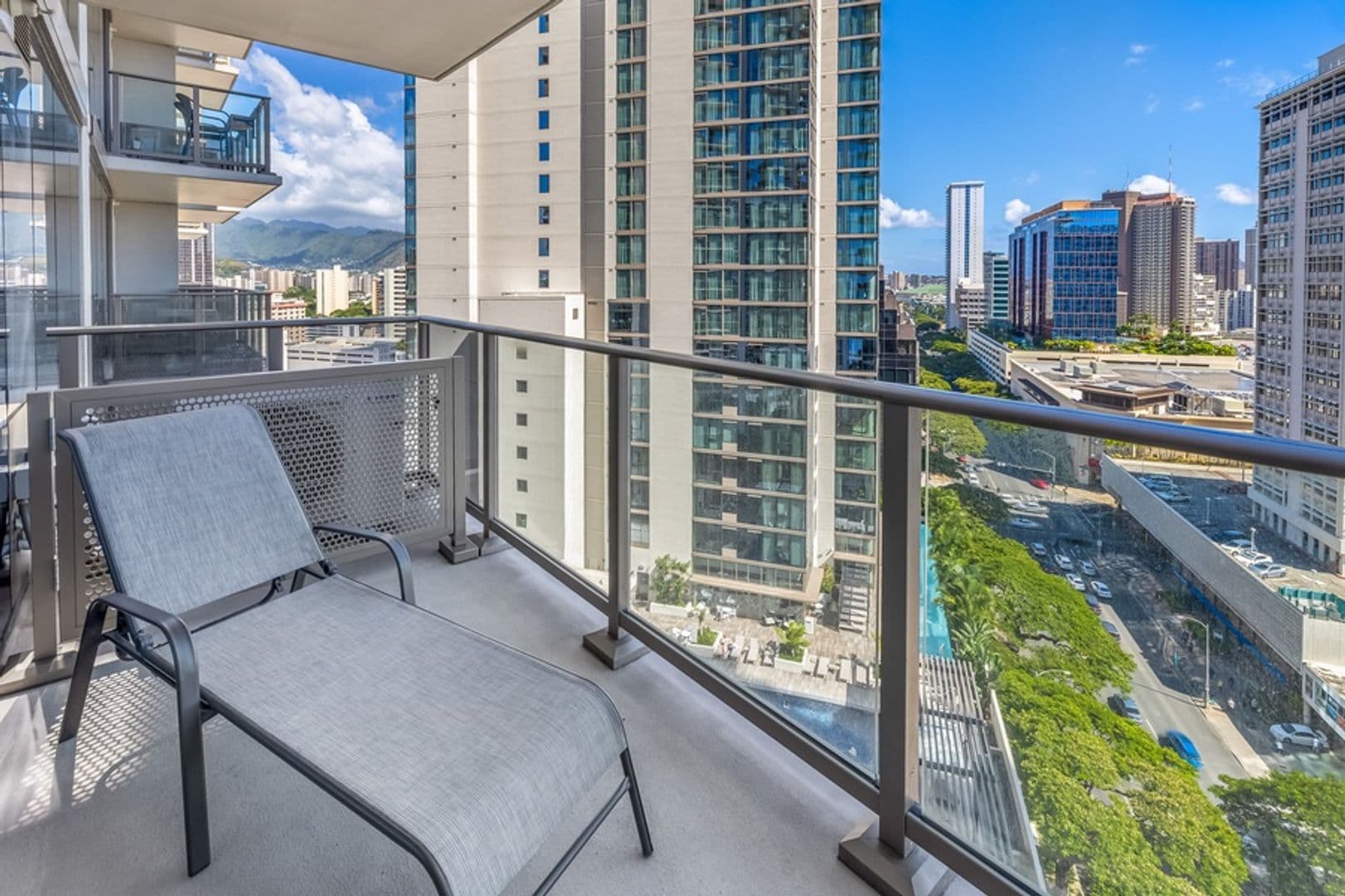 Honolulu Condo: 1388 Kapiolani Boulevard