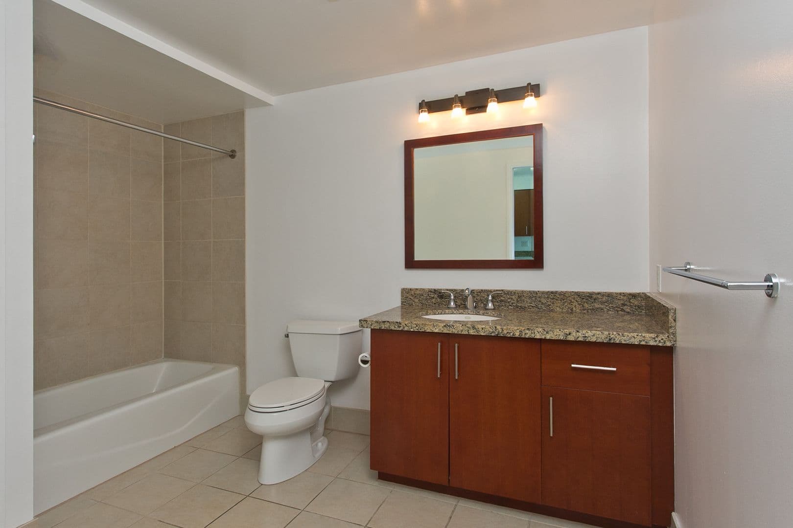Honolulu Condo: 909 Kapiolani Blvd #2408