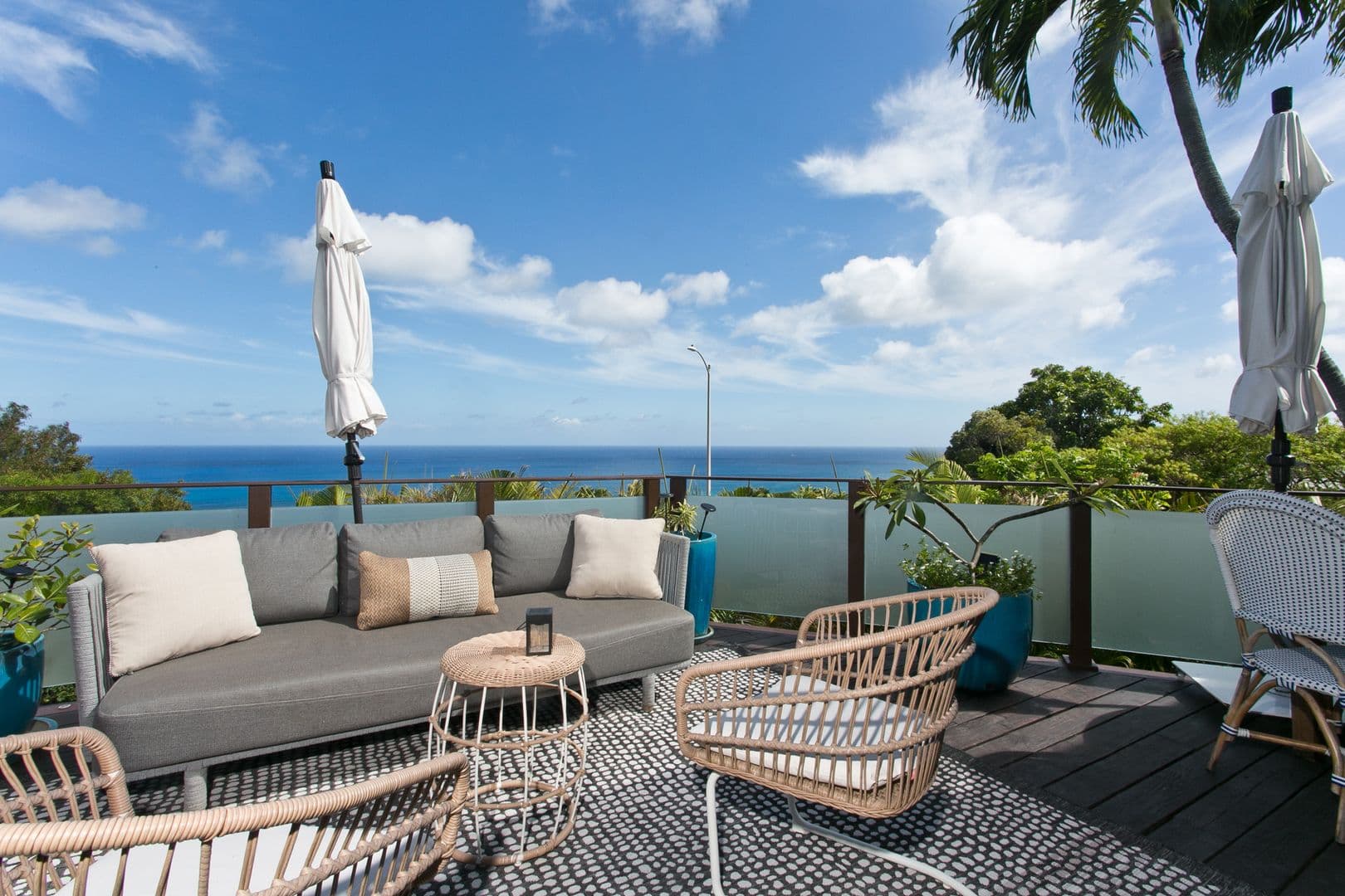 Honolulu House: 357 Lelekepue Pl
