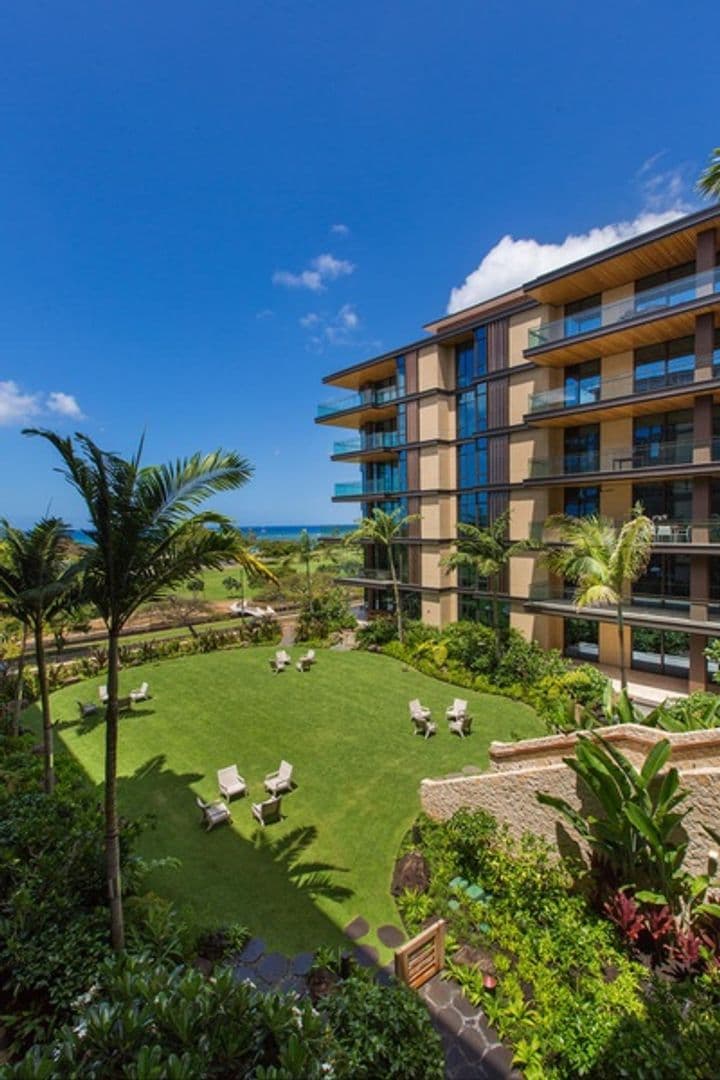 Honolulu House: 1388 Ala Moana Boulevard