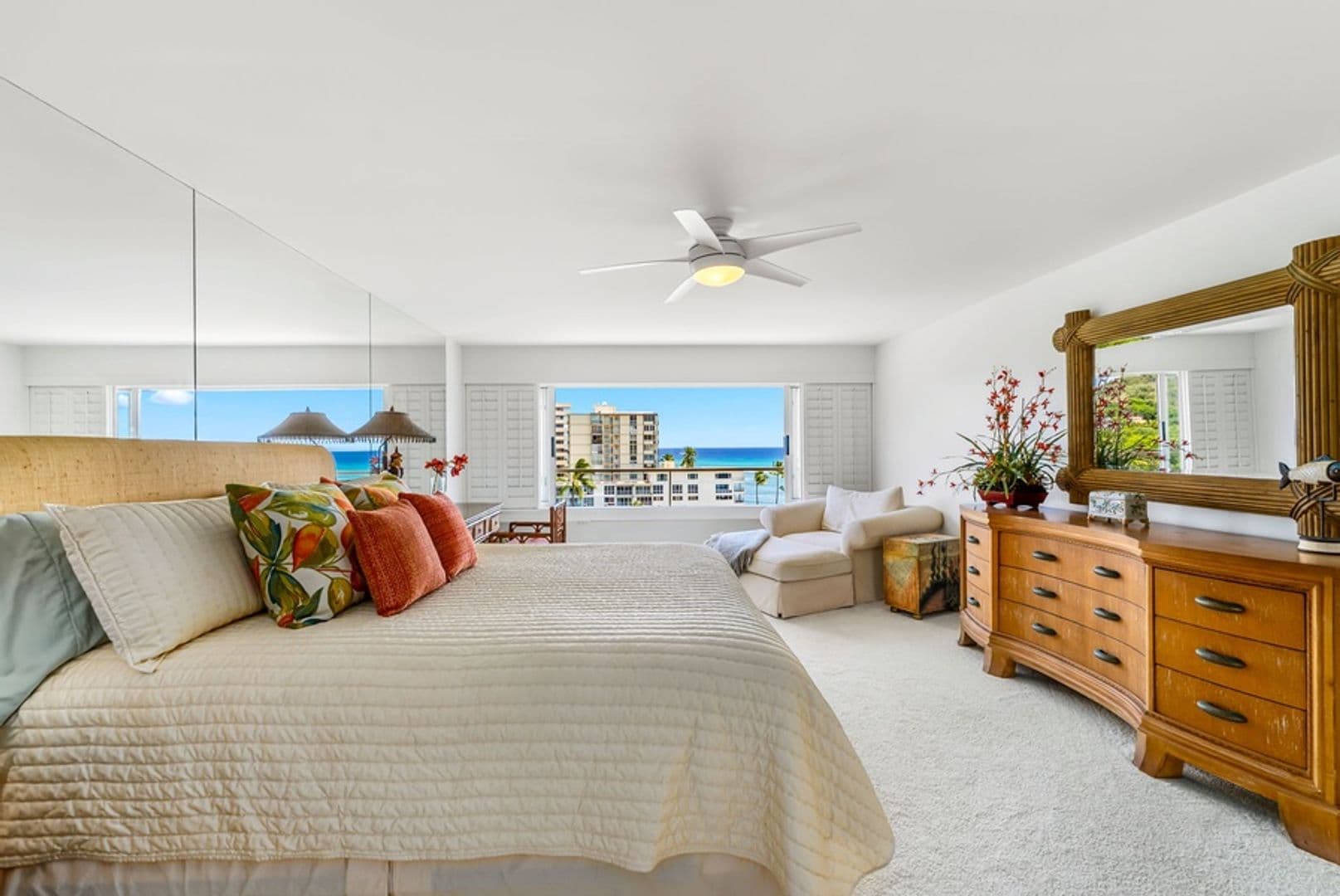 Honolulu House: 2895 Kalakaua Avenue