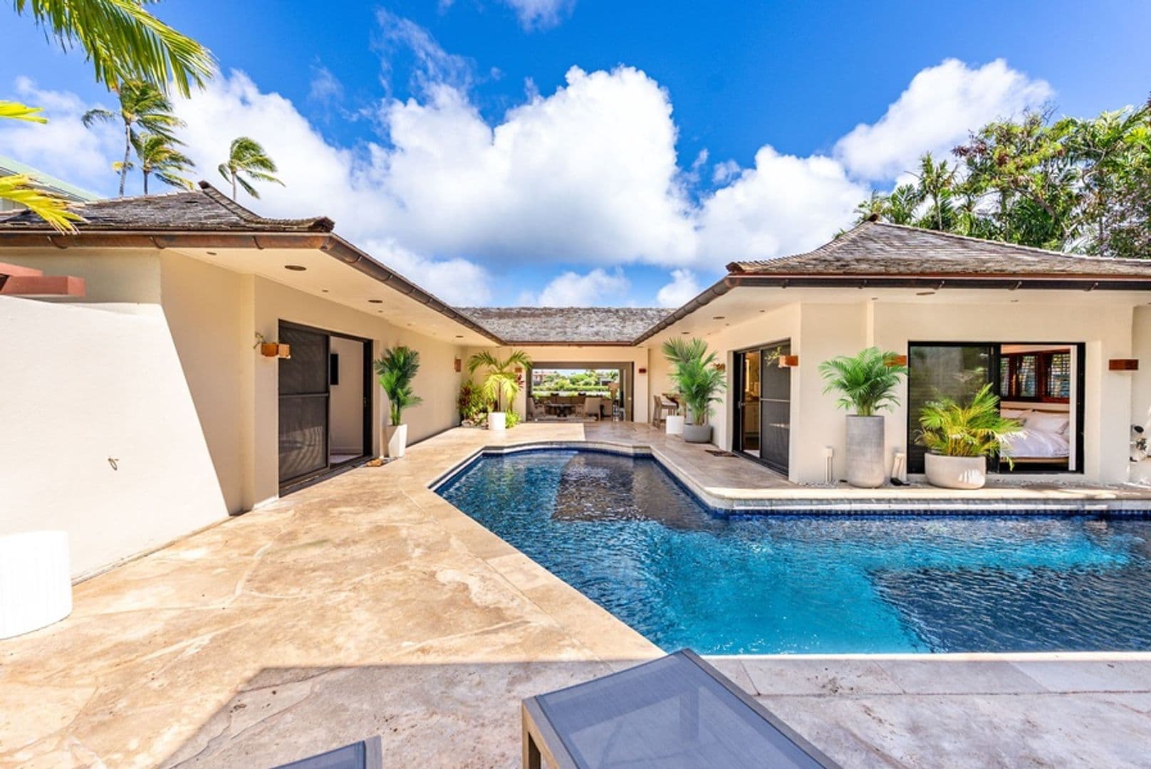 Honolulu House: 5939 Kalaniana'ole Hwy