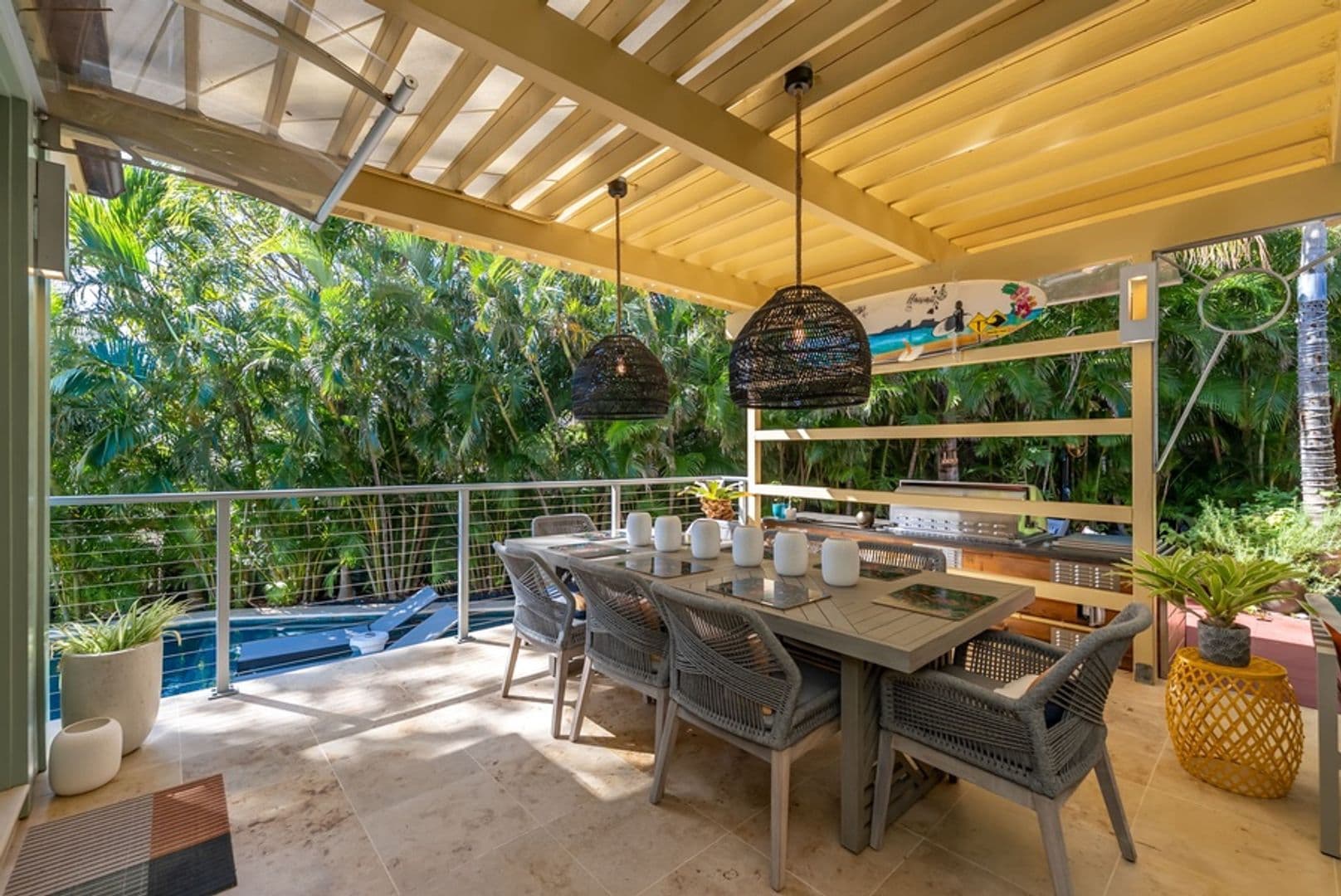 Honolulu House: 1507 Ehupua Place