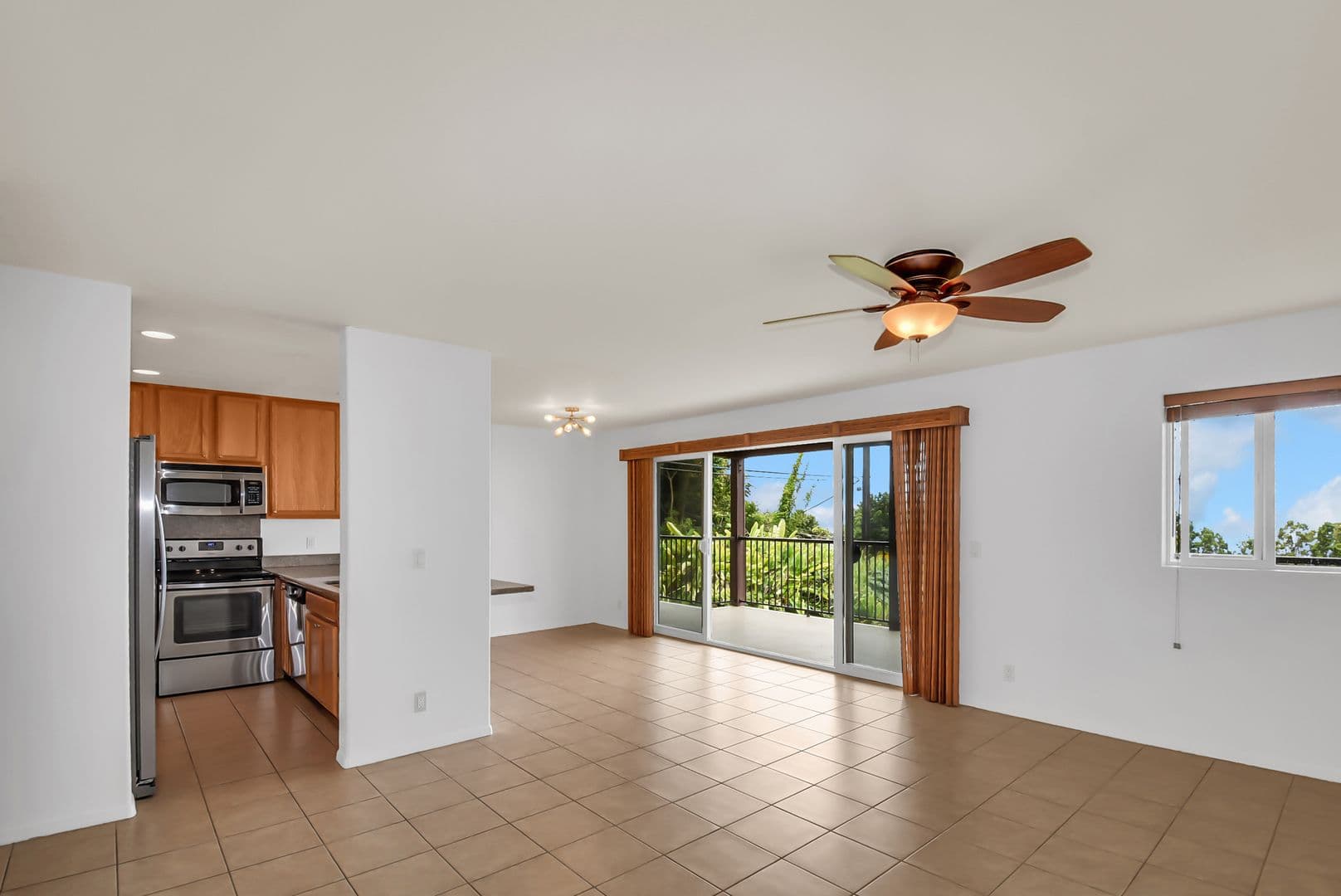 Captain Cook Apartment: 81-6229 Hind Rd