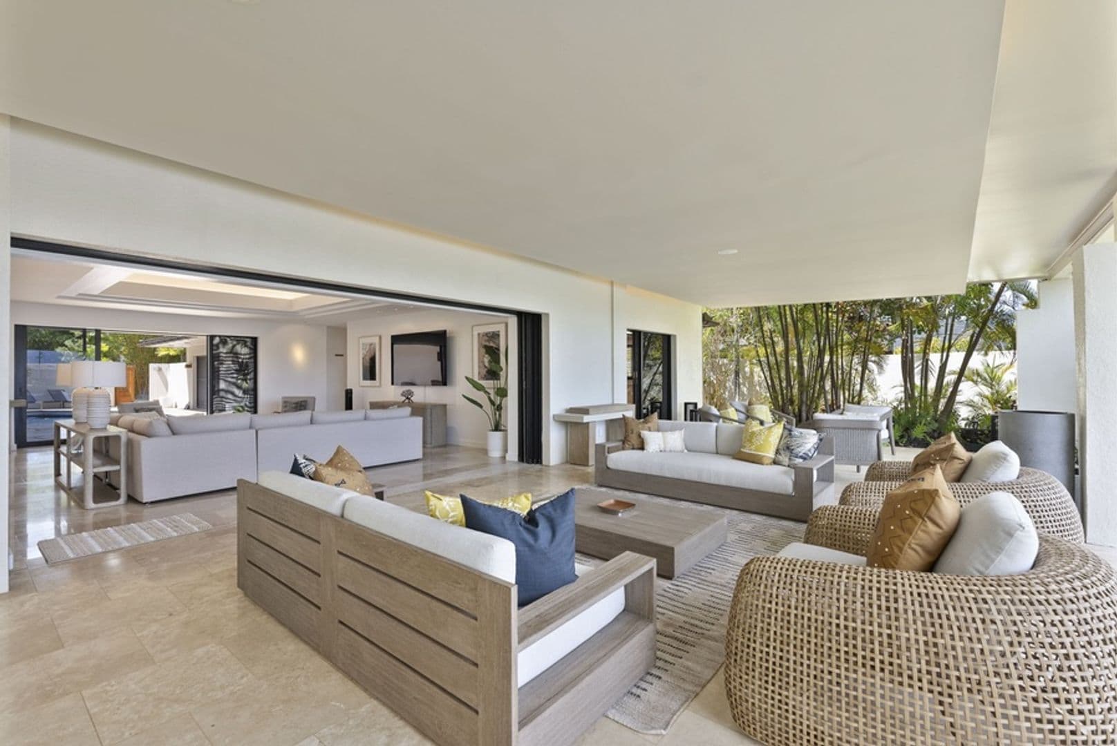 Honolulu House: 5939 Kalaniana'ole Hwy