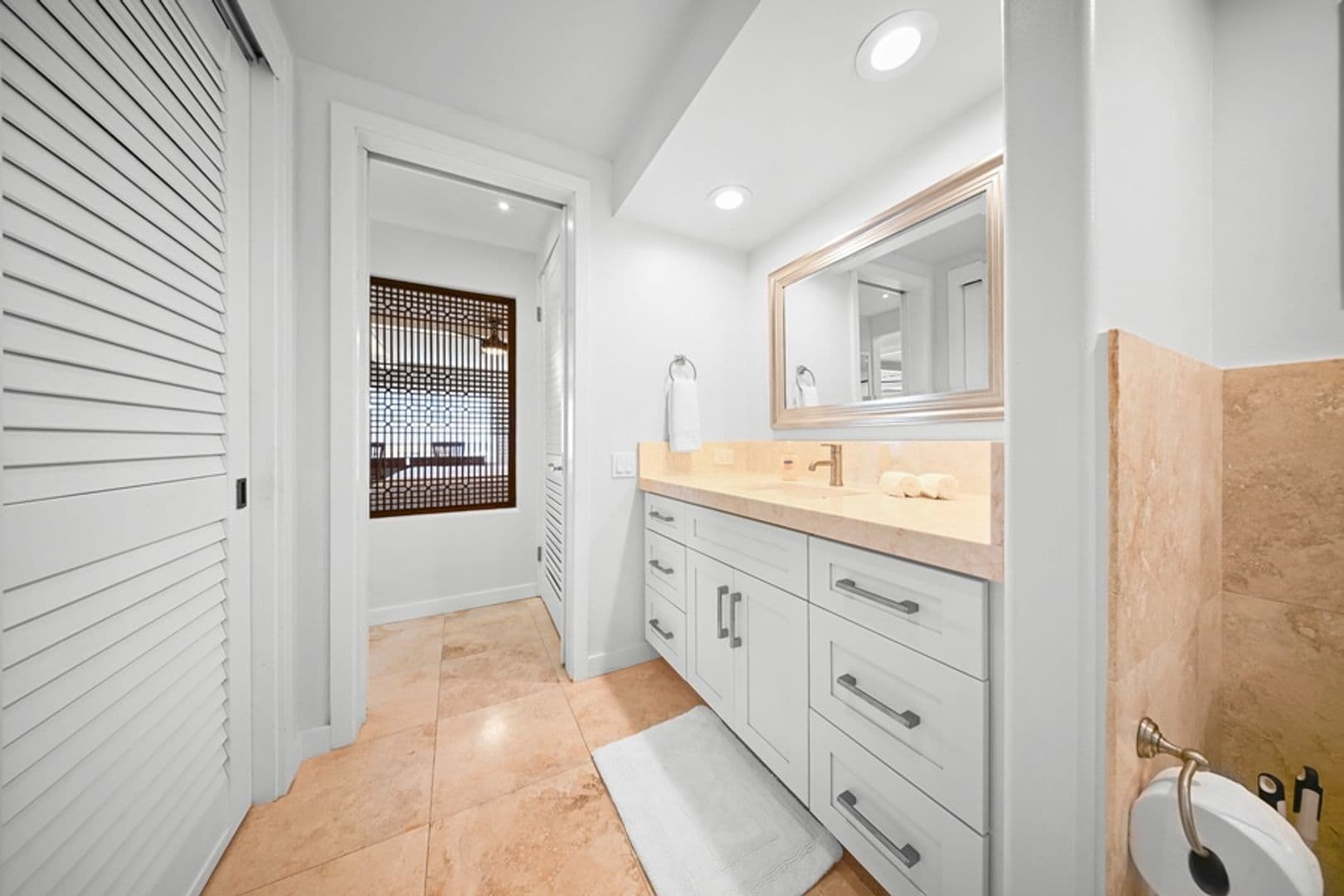 Honolulu House: 2895 Kalakaua Ave