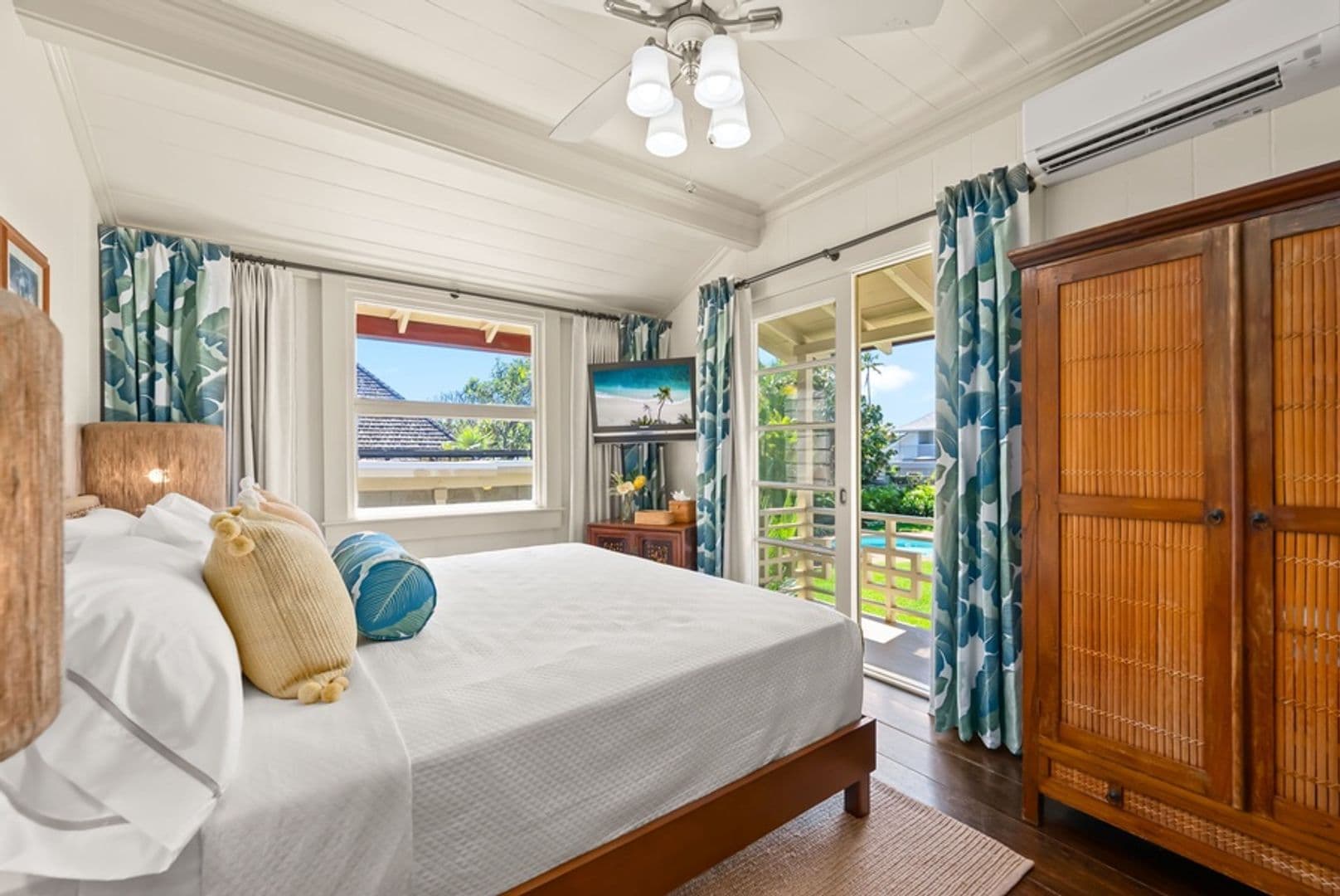 Honolulu House: 4584 Kahala Avenue