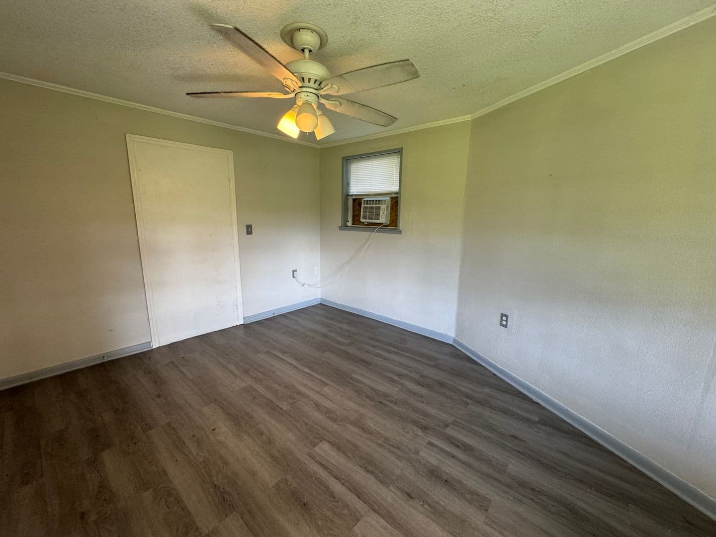White Springs Apartment: 12534 Roberts St - Unit 1