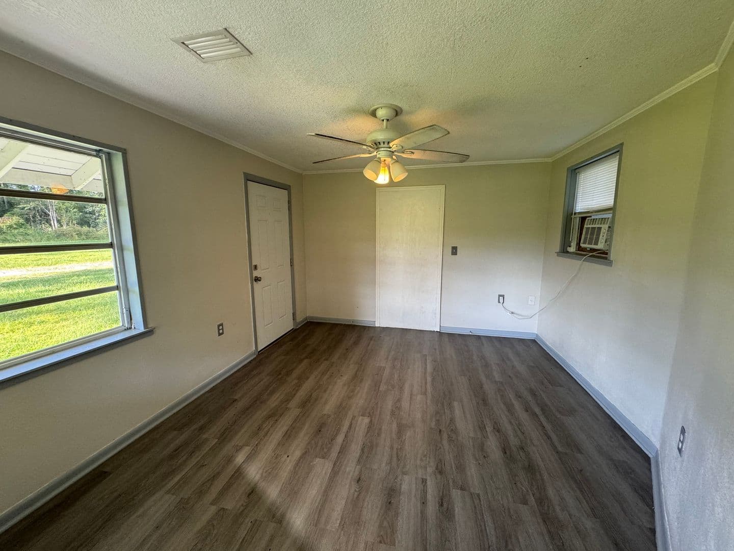White Springs Apartment: 12534 Roberts St - Unit 1