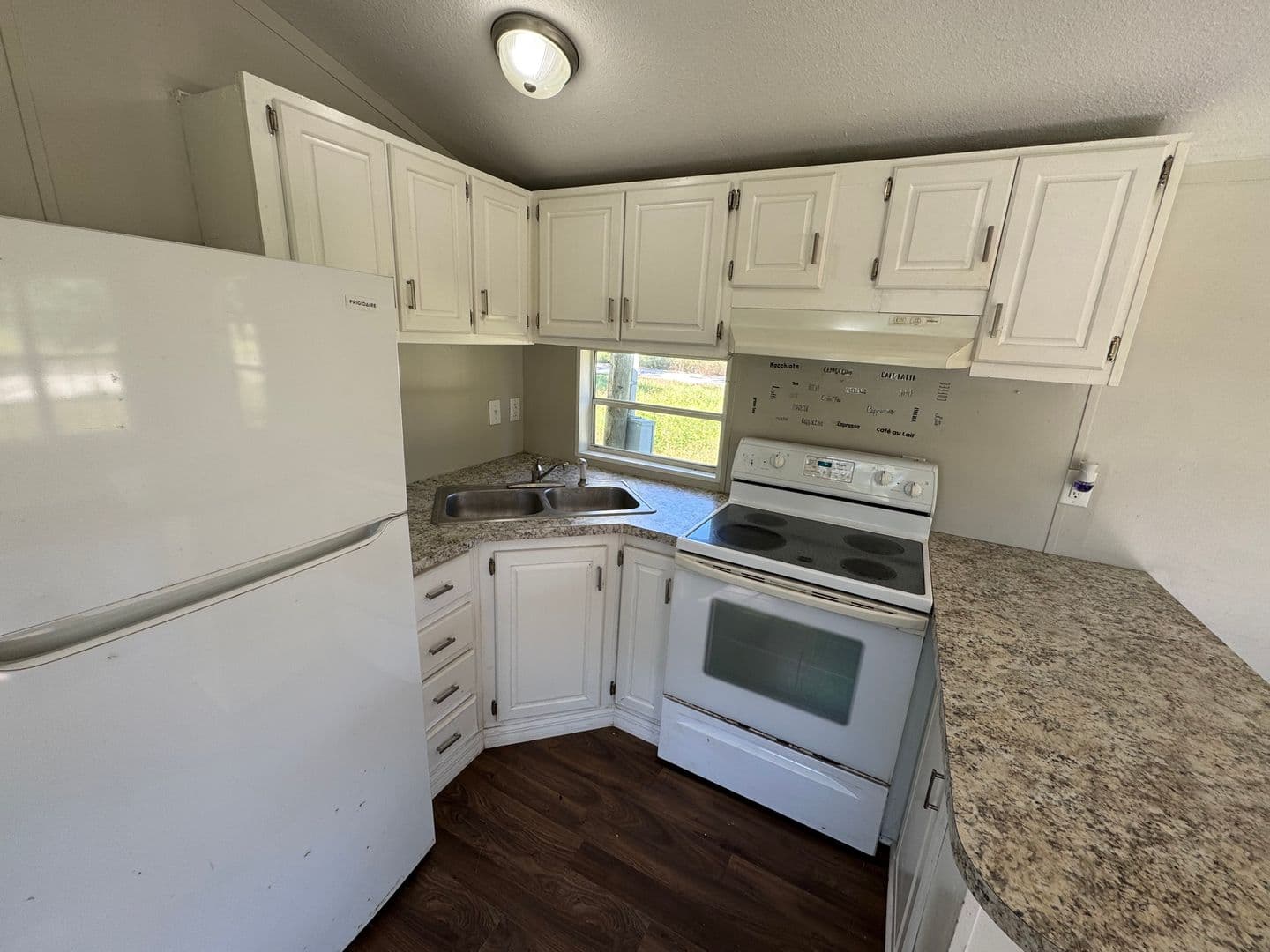 Live Oak House: 1483 177th Rd