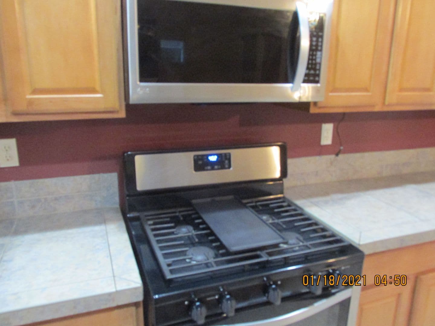 Troutdale House: 1651 SW Miranda Pl