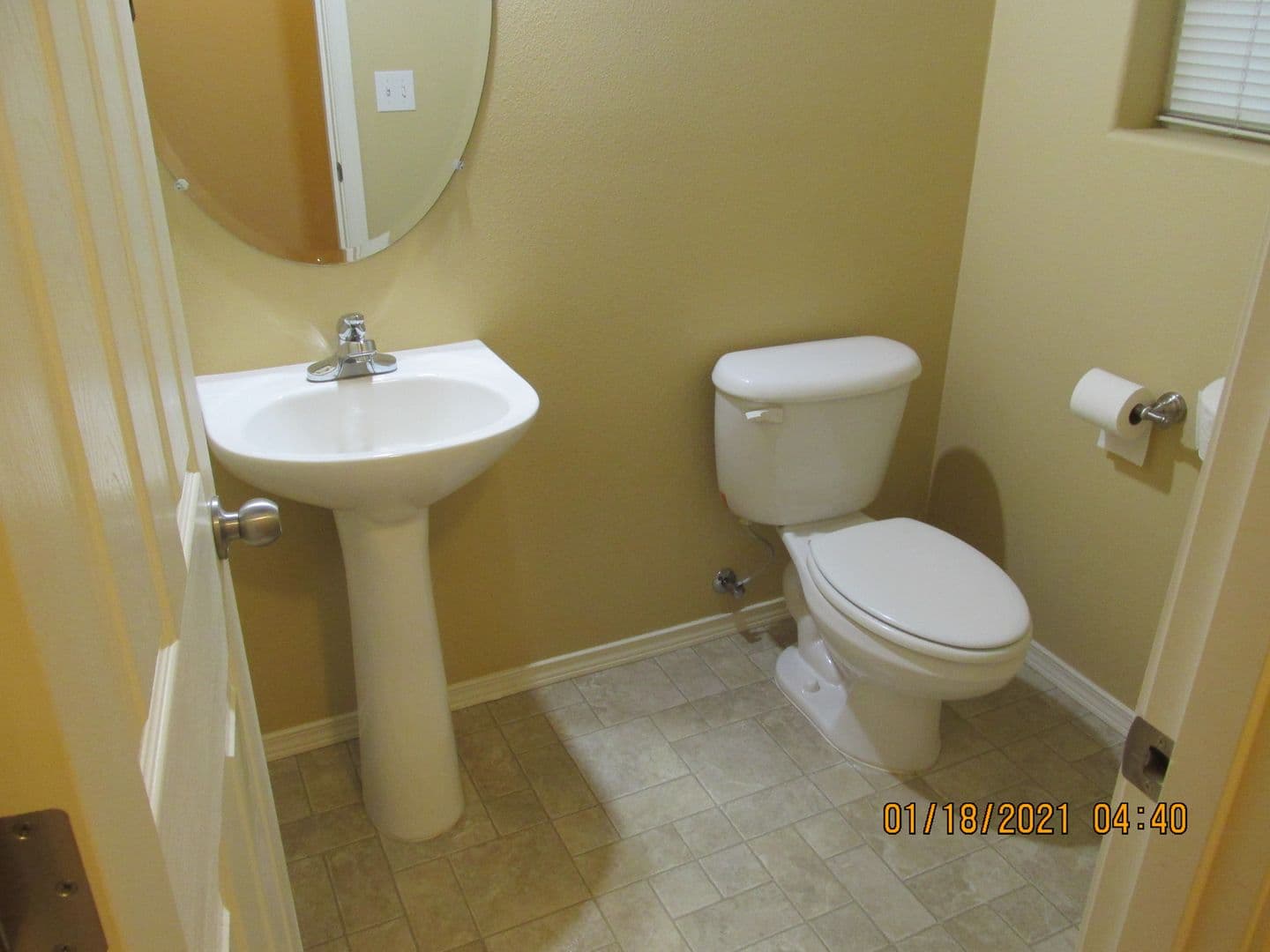 Troutdale House: 1651 SW Miranda Pl