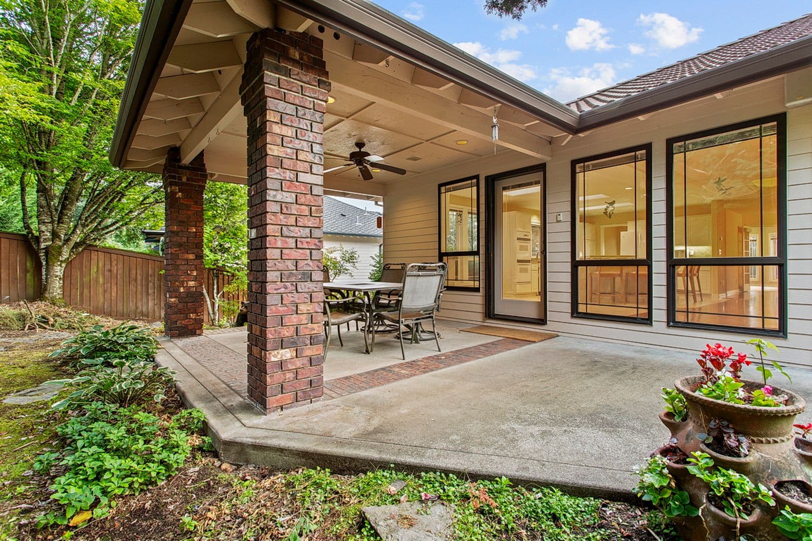 Happy Valley House: 12345 SE Wagner St