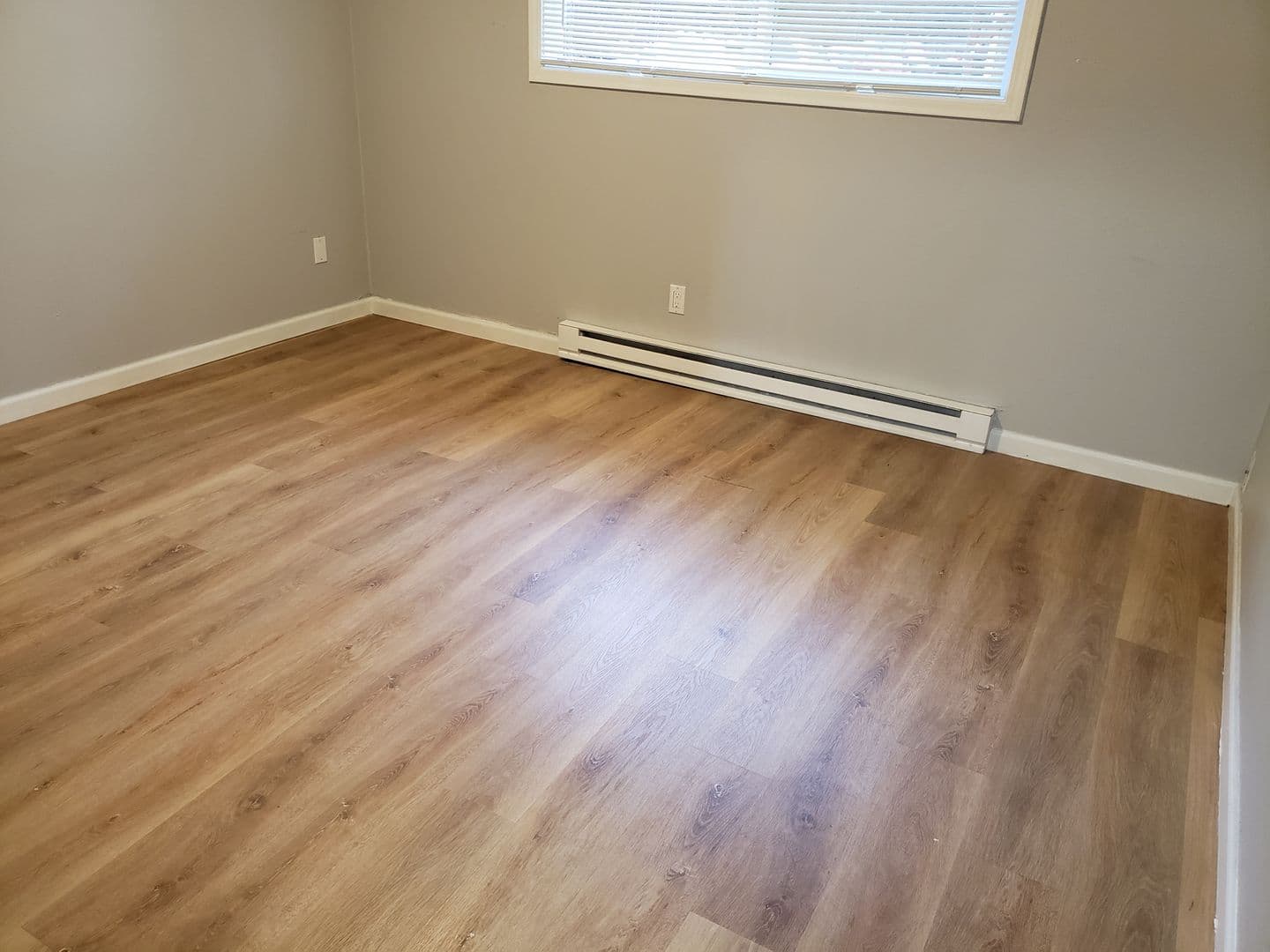 Milwaukie Apartment: 7015 Se Lake Rd