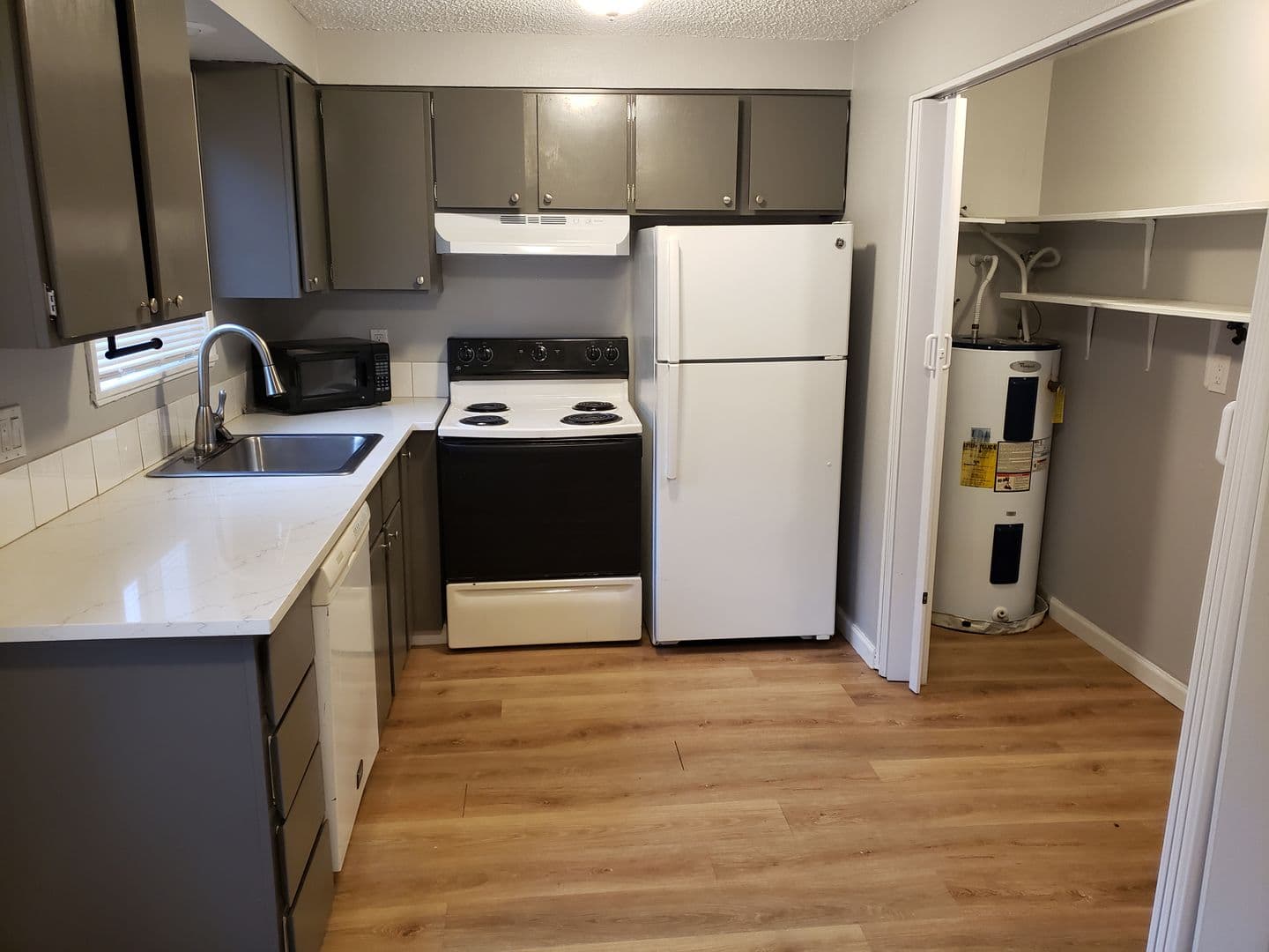 Milwaukie Apartment: 7015 Se Lake Rd