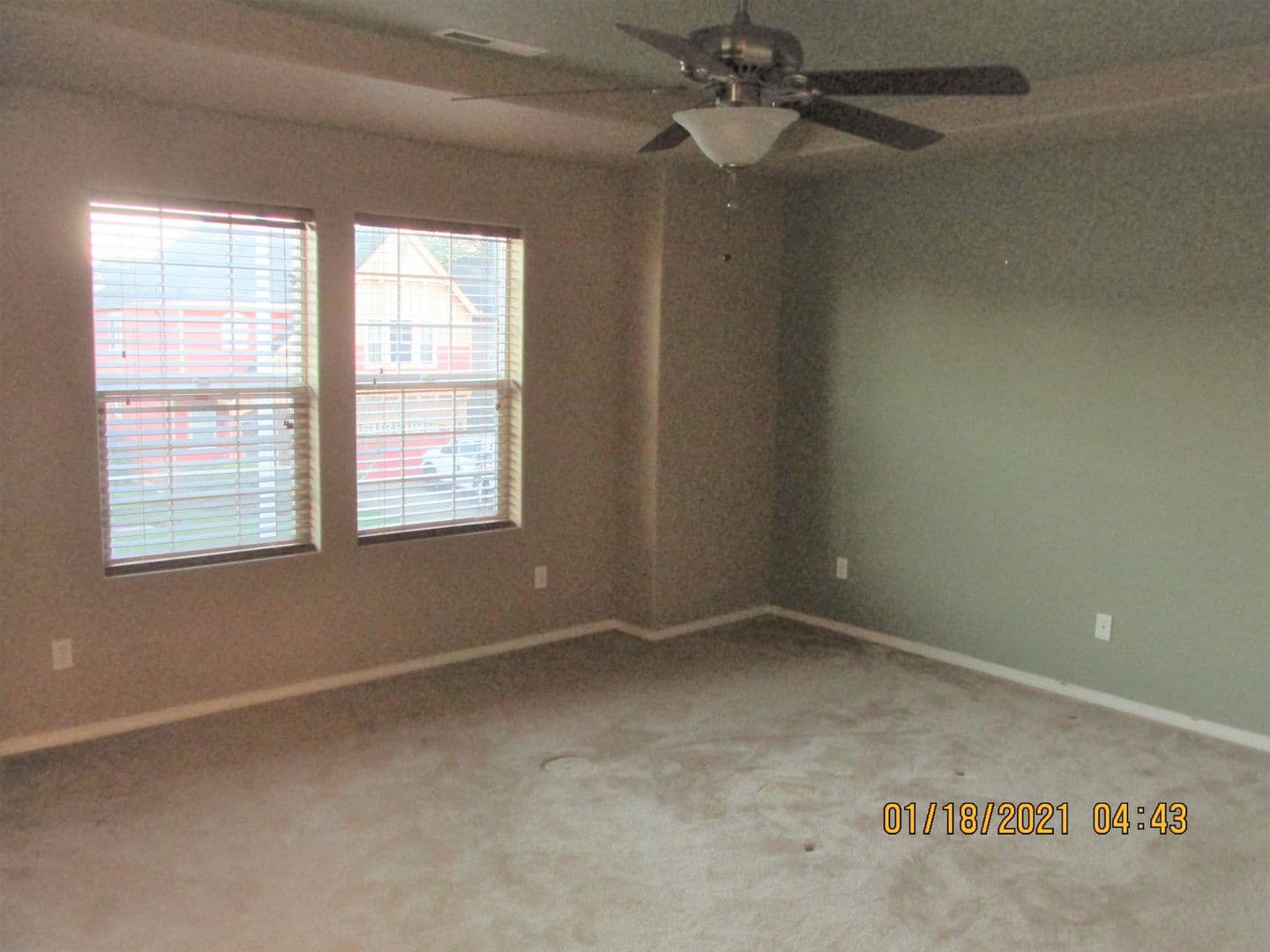 Troutdale House: 1651 SW Miranda Pl