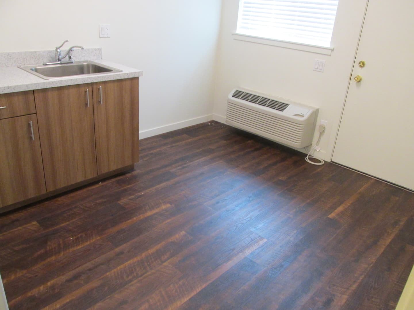 Portland Apartment: 8049 SE Center St.
